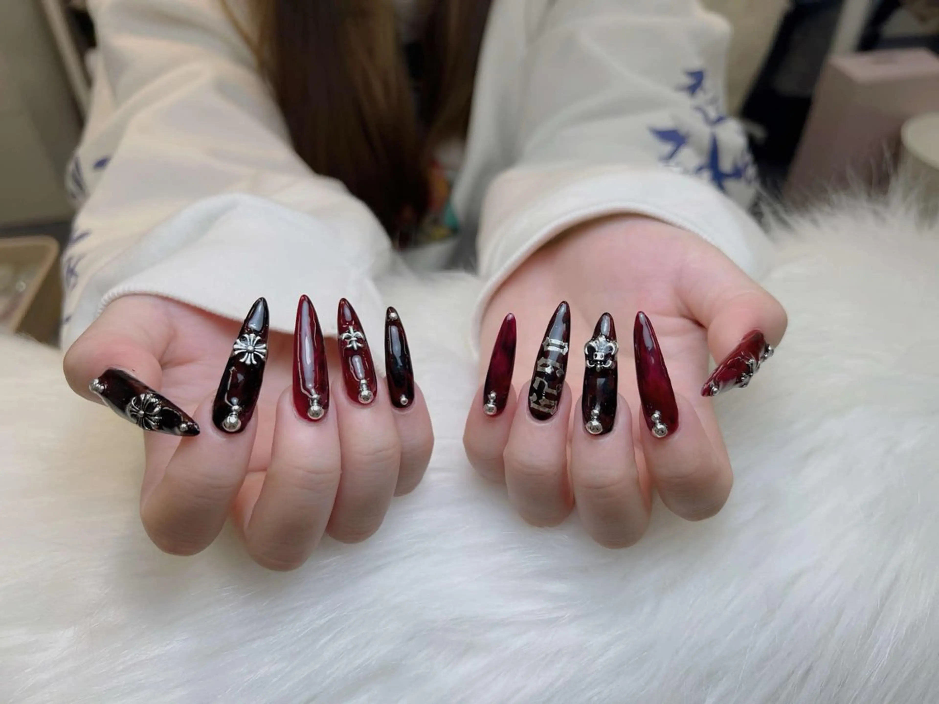 ネイル グラデーション キラキラネイル ワンカラーネイル 冬ネイル Jenn Nail Salonのネイルデザイン