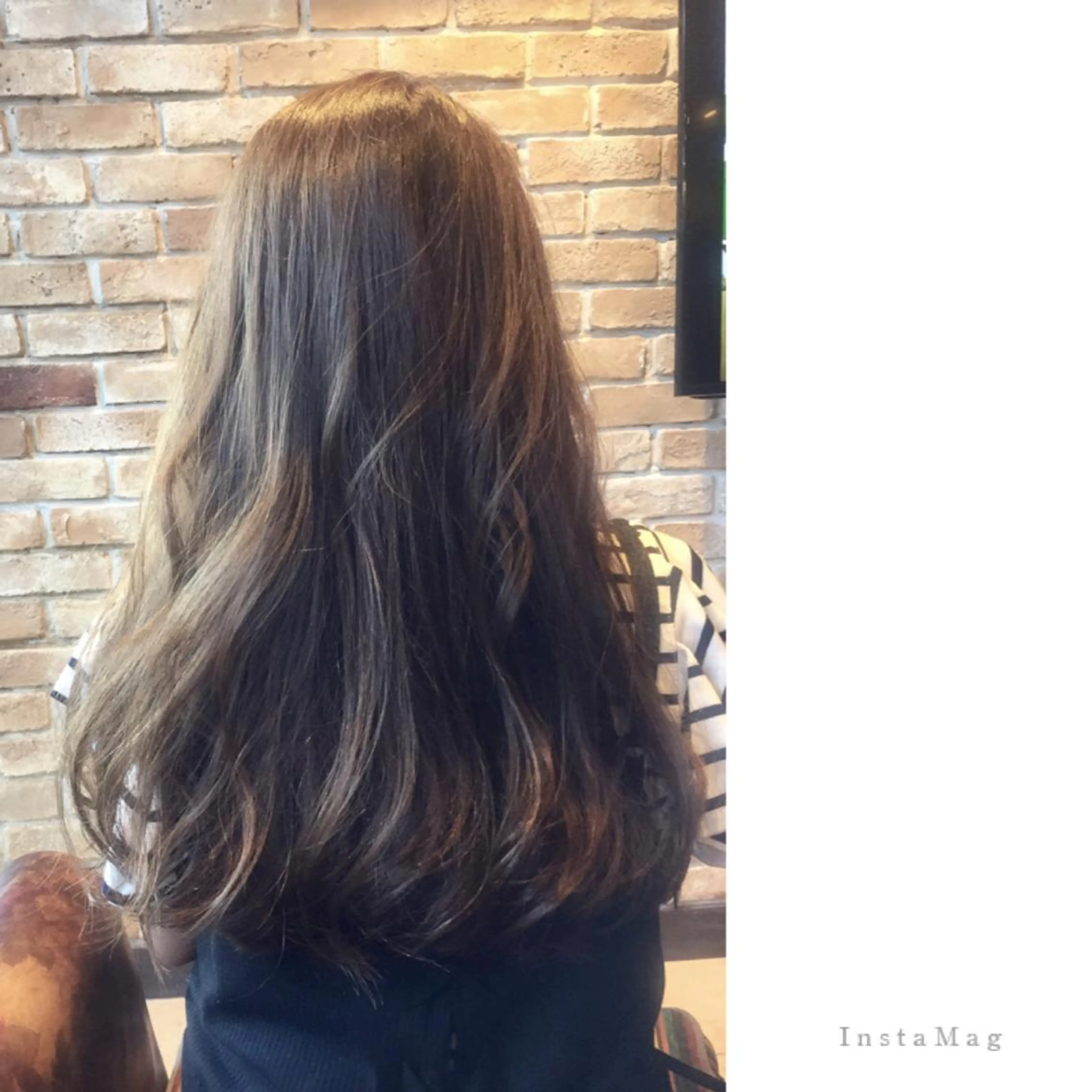 ロング カラー アディクシーカラー アッシュ ブリーチ ハイライトカラー ハイトーンカラー Lyhair🦊🎀 AKIのヘアスタイル