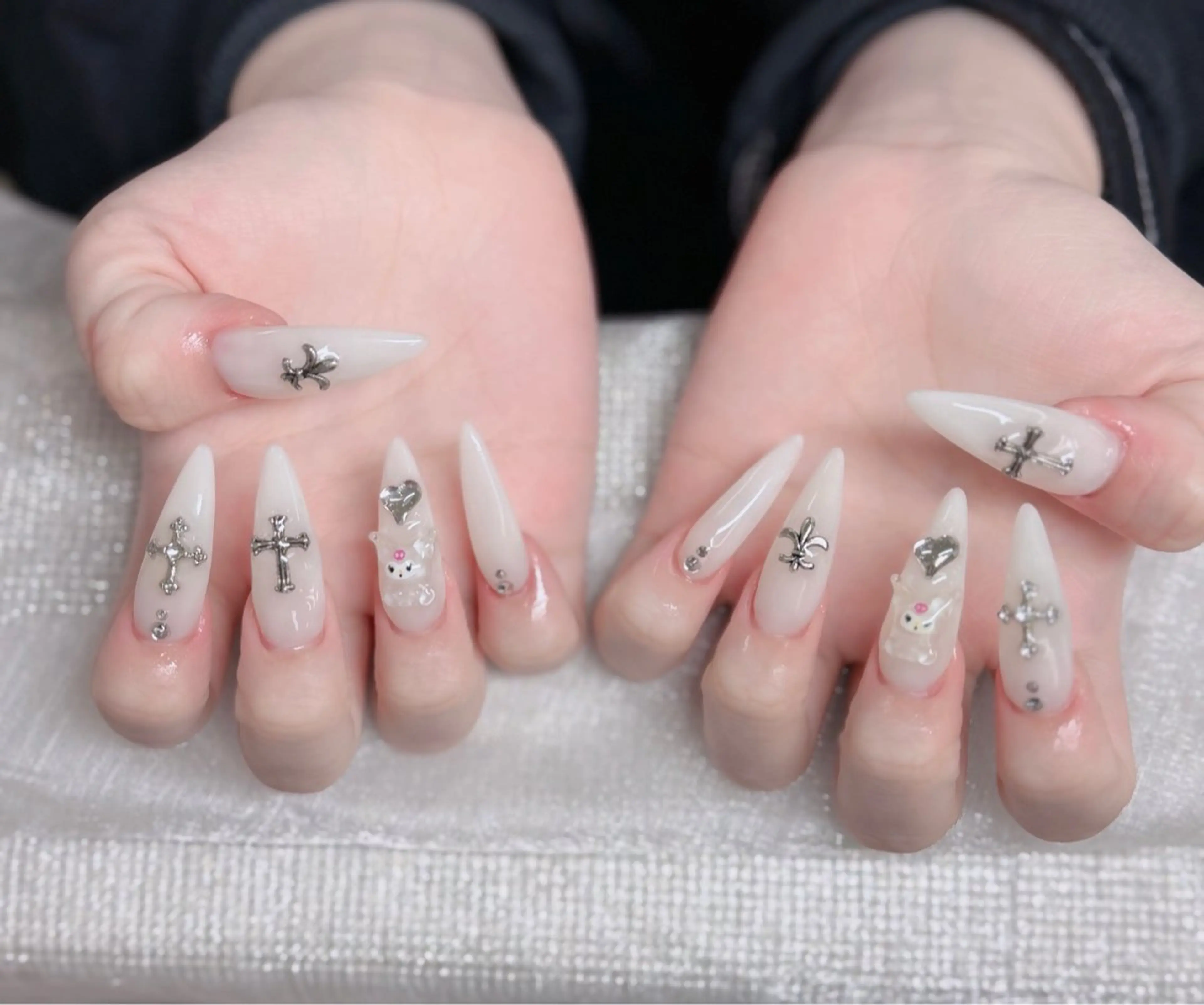 ネイル オーロラネイル フレンチネイル ジェルネイル ハロウィン キラキラネイル ハンドネイル H.baby Nail Salonのネイルデザイン