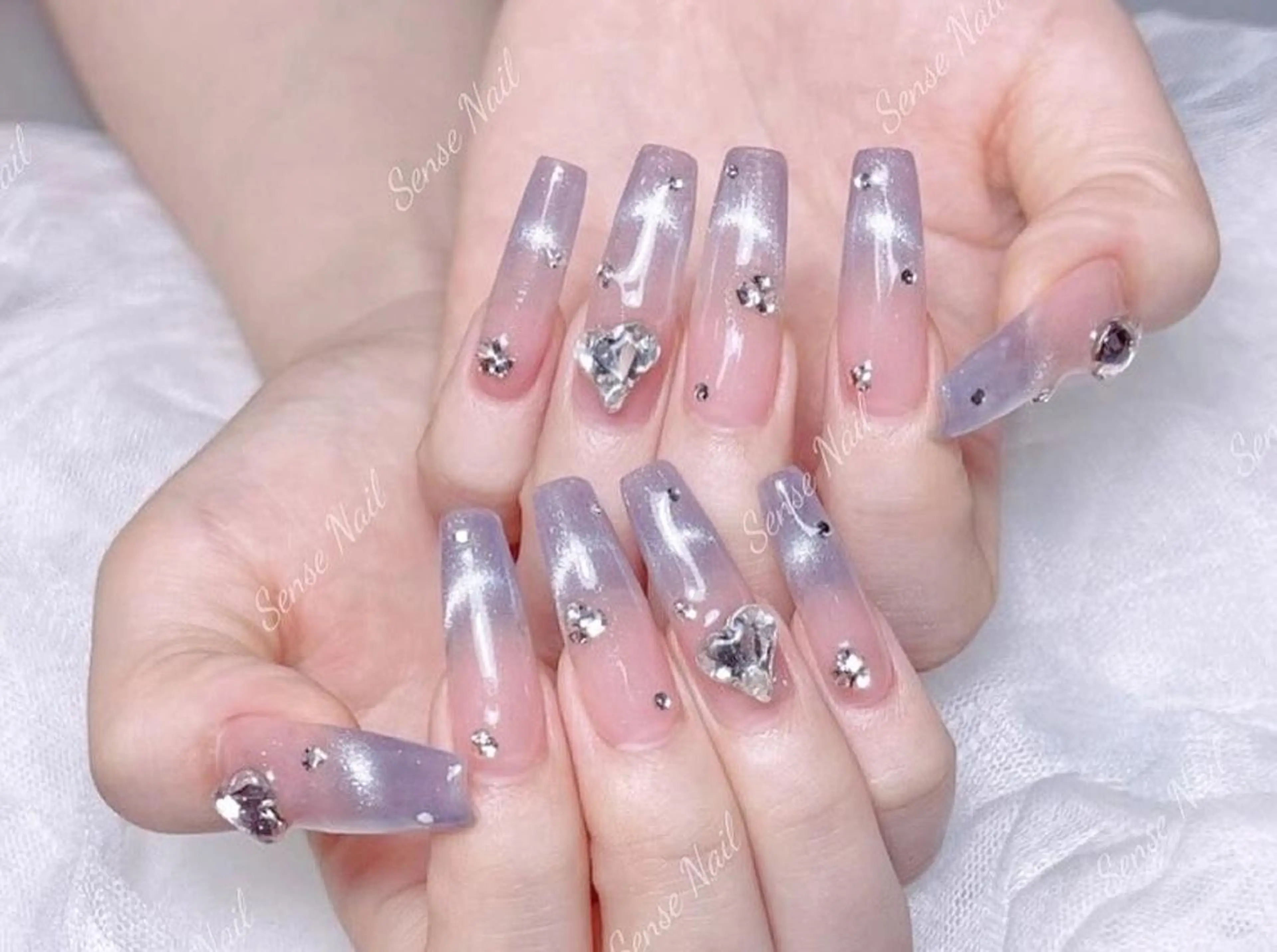 ネイル ハンドネイル ハンドケア Queening 🦋のネイルデザイン