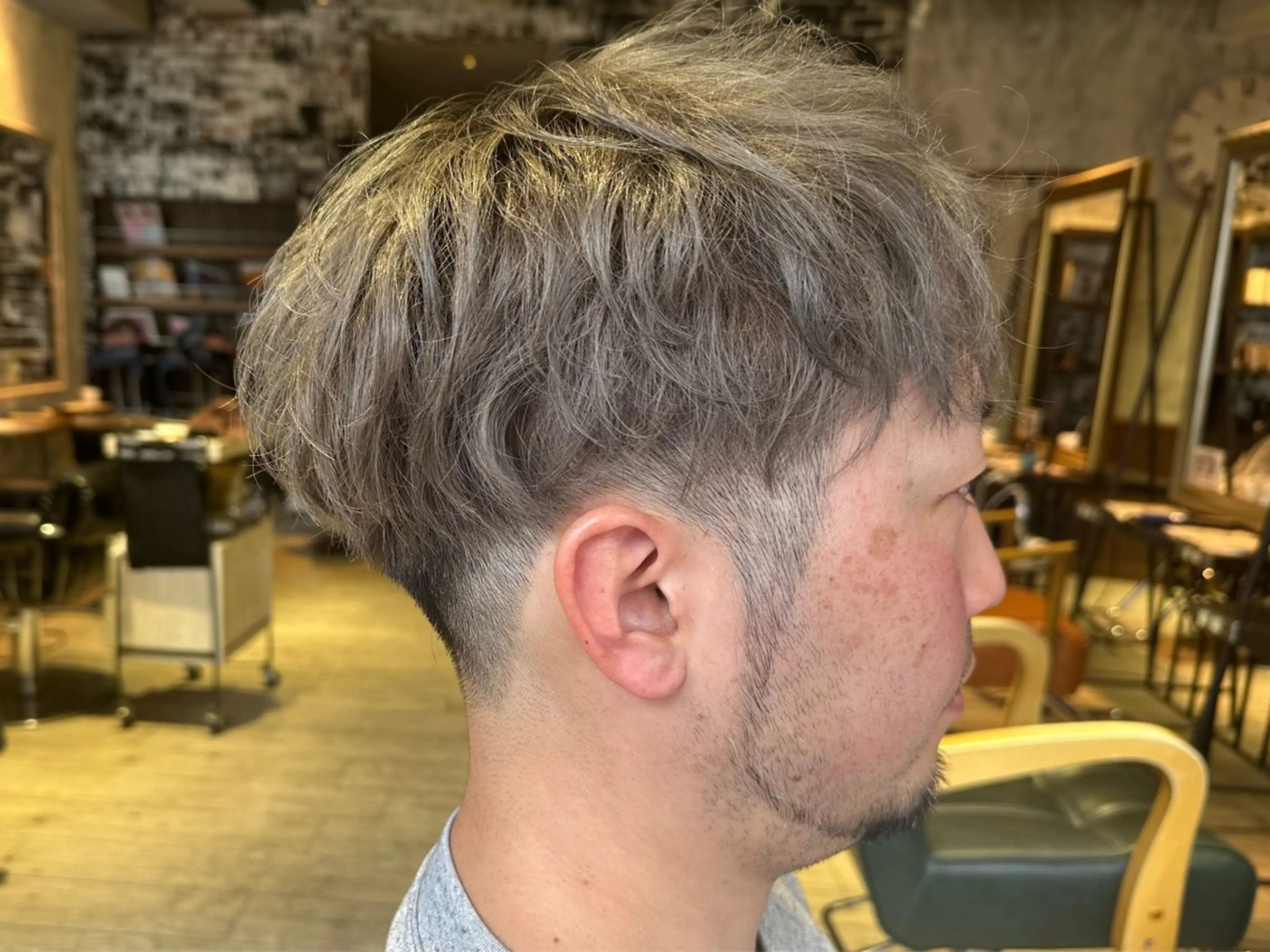 ショート カラー ヘアアレンジ メンズ メンズブリーチ メンズハイトーン ブリーチ ハイトーンカラー シルバー カット ヘアカラー MODE K’s川西 瀧尻光のヘアスタイル