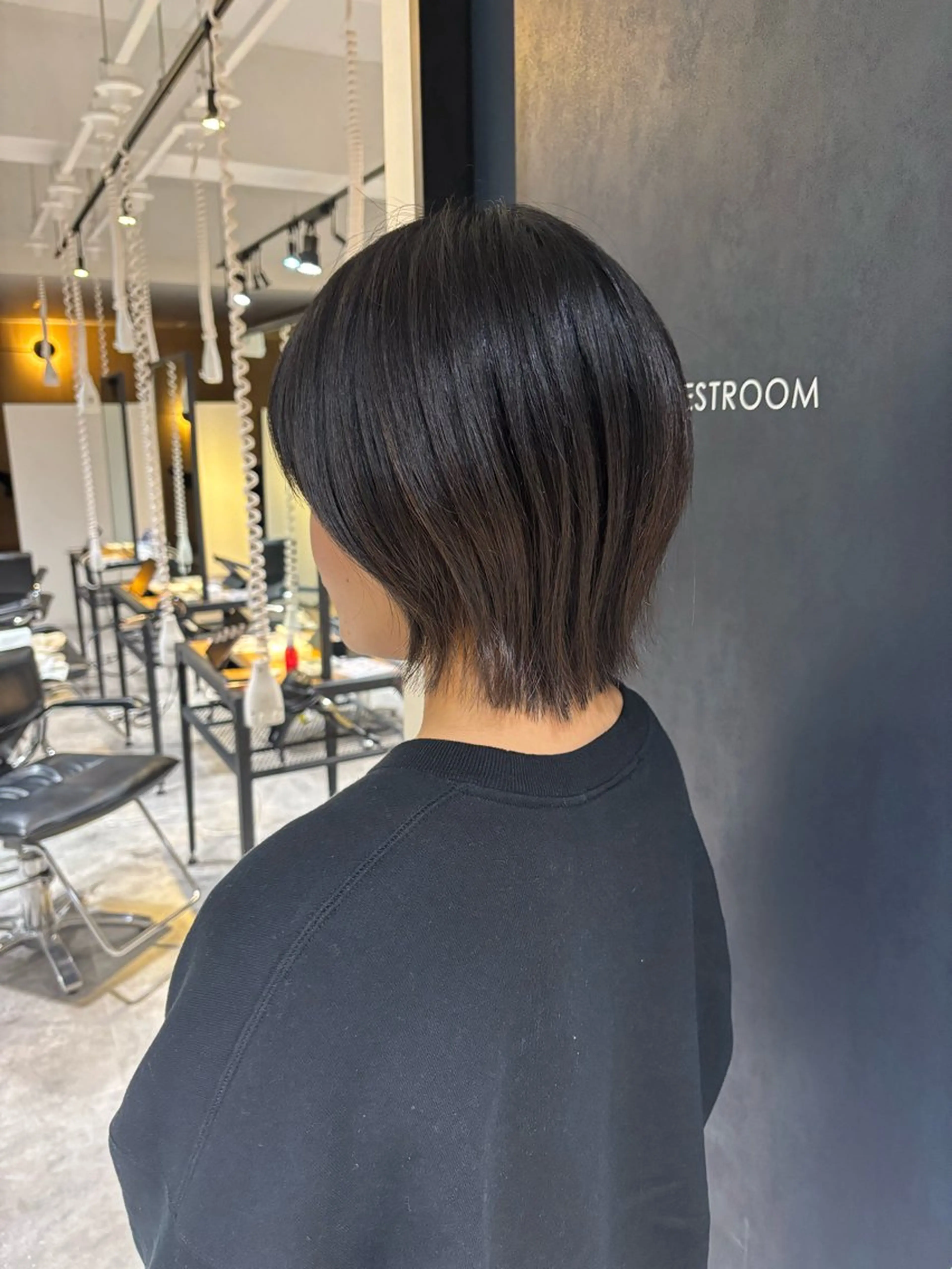 ショート ハンサムショート 丸みショート くびれヘア 伸ばしかけ ショートヘア 重里 瑠花のヘアスタイル