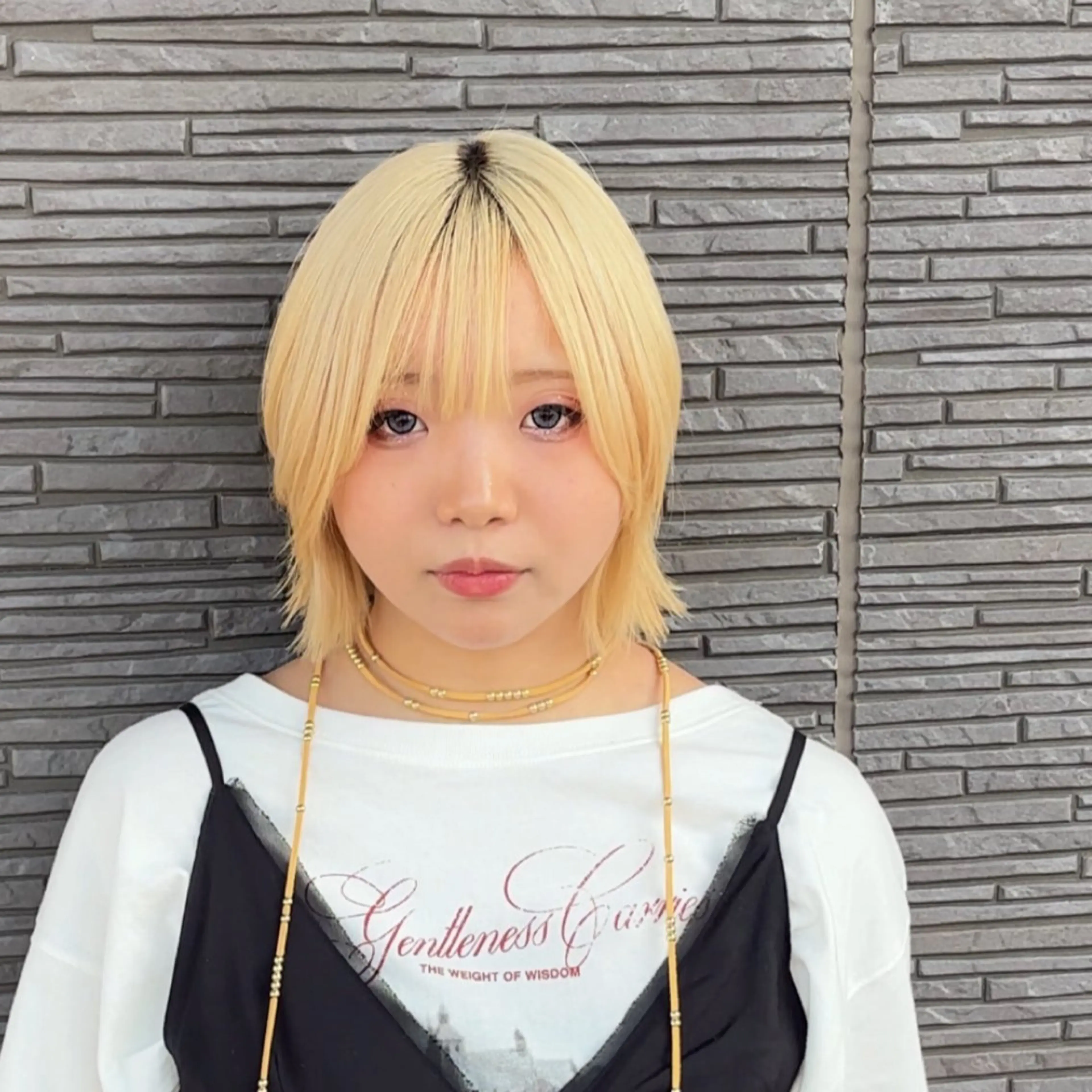 ショート カラー ボブレイヤー ベージュカラー ホワイトベージュ ボブ レイヤーカット カット ヘアカラー トリートメント CONAN｜盛岡ボブ 特化/タッセルボブのヘアスタイル