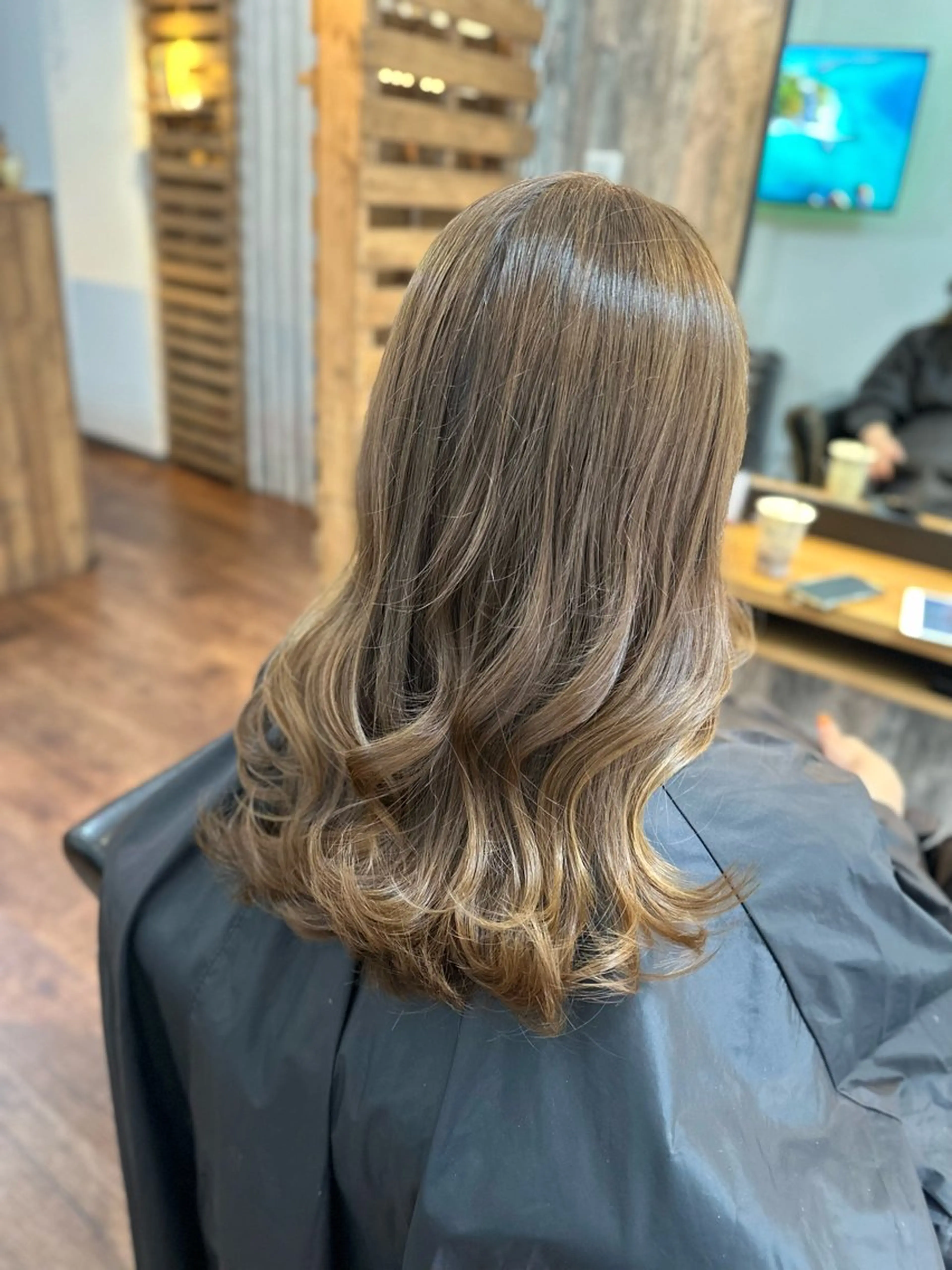 セミロング カラー ベージュカラー ヘアカラー Luzir⭐︎ GEN⭐︎のヘアスタイル