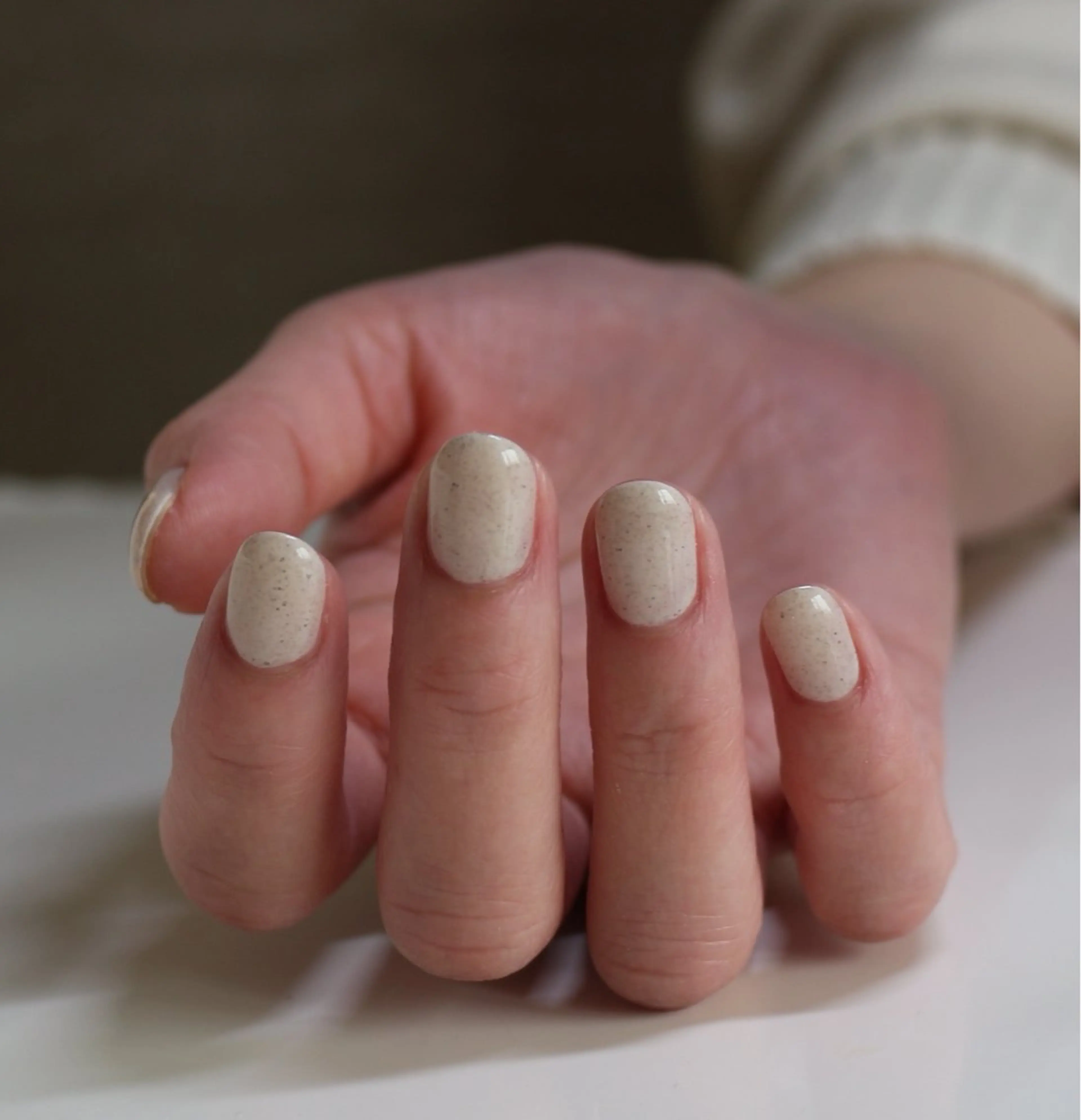 ネイル 韓国ネイル ワンカラーネイル シンプルネイル ホワイト ハンドネイル Baku Nailsのネイルデザイン