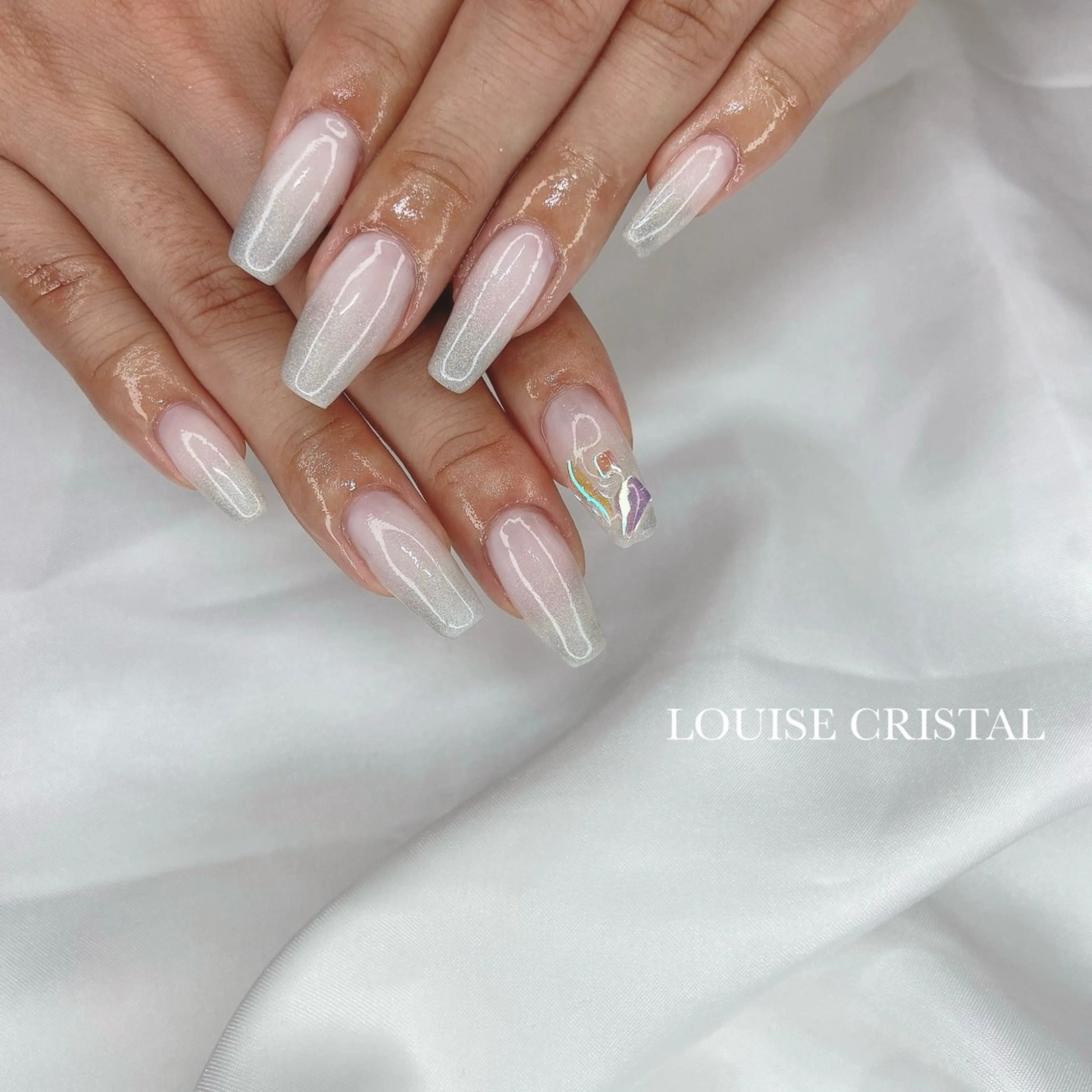 ネイル マグネットネイル ハンドネイル LOUISE CRYSTALのネイルデザイン