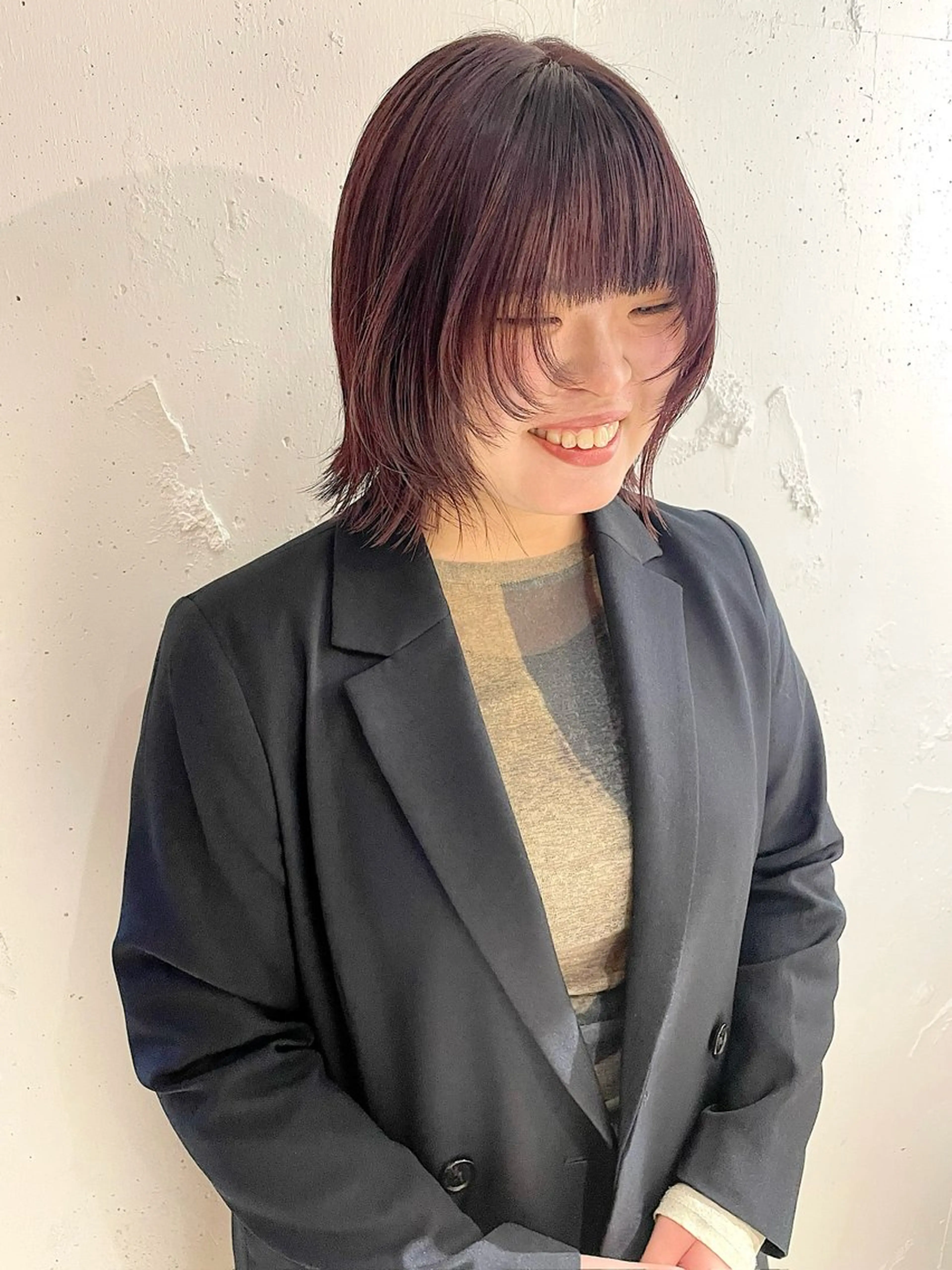 ミディアム ボブ 顔まわりレイヤー レイヤーカット 透明感color 🥣suzunaのヘアスタイル