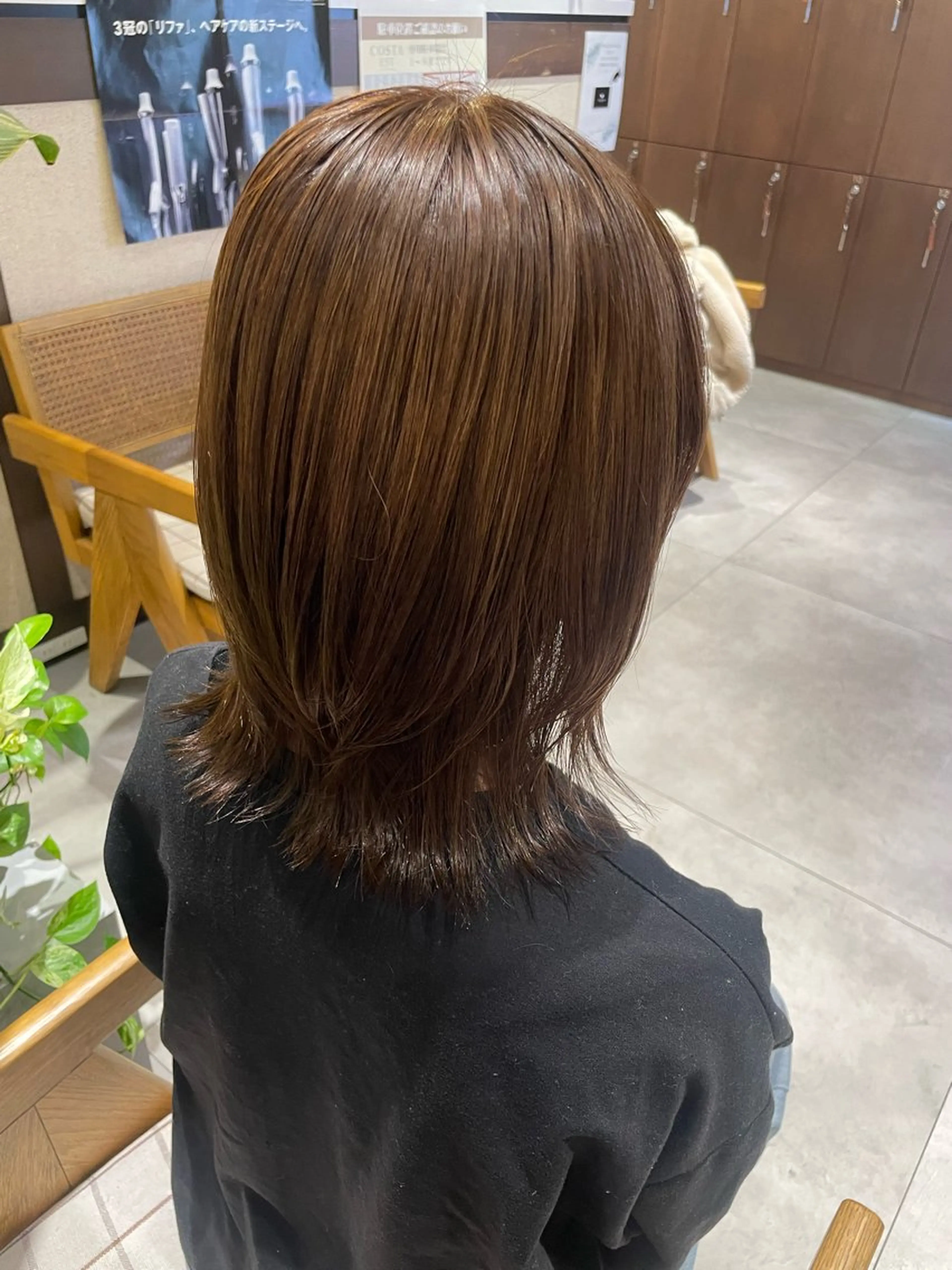 ミディアム ミディアムレイヤー レイヤーカット カット ヘアカラー 富田 紗世のヘアスタイル