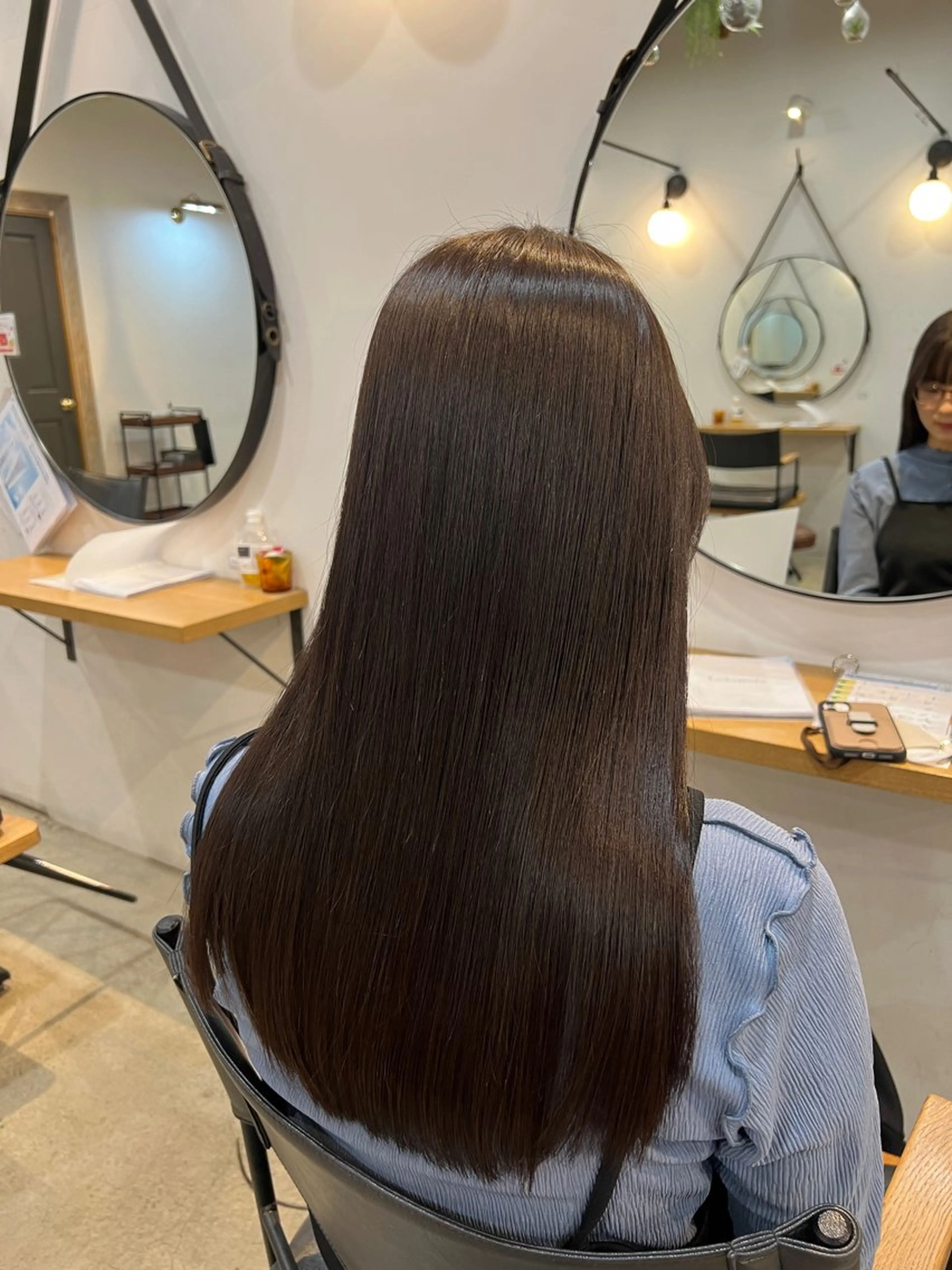 ロング パーマ アッシュ アッシュグレー アッシュグレージュ 髪質改善 ストレートパーマ beleefric 🩵チセのヘアスタイル