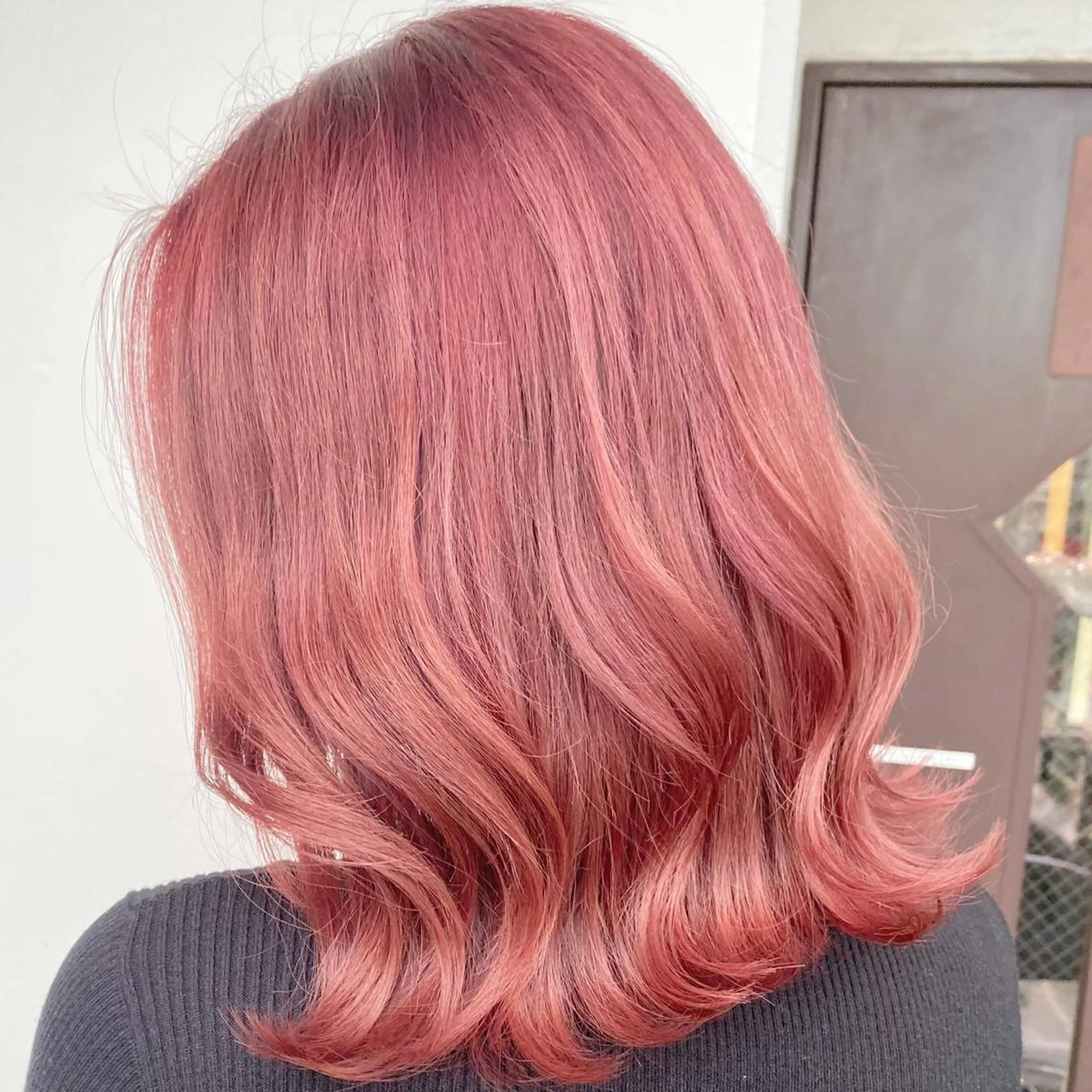 ミディアム カラー パーマ ヘアアレンジ メンズ ショートボブ メンズブリーチ ブリーチ ケアブリーチ ダブルカラー ヘアカラー 艶ピンク*ヘアセット 🌙shioriのヘアスタイル