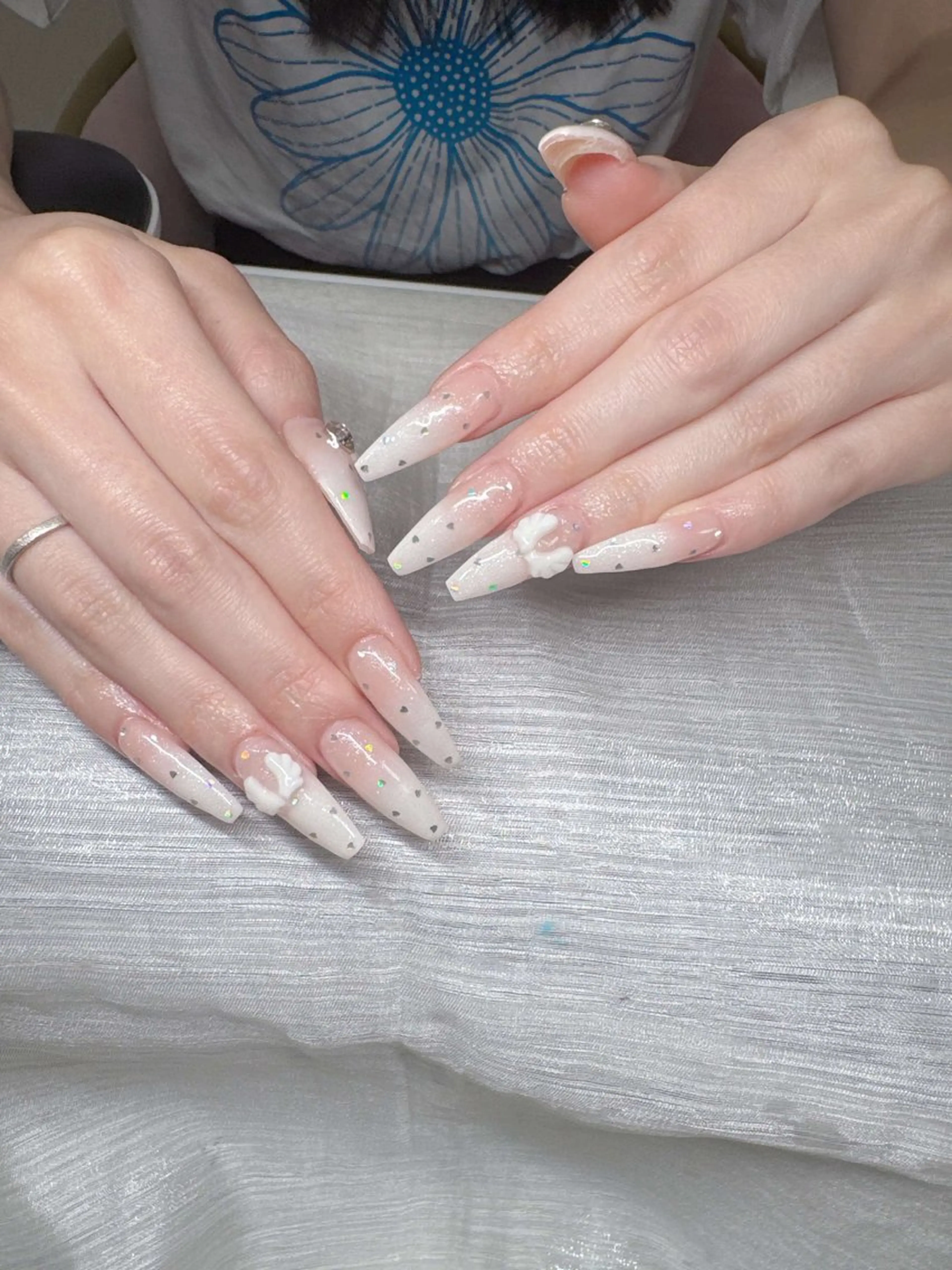 ネイル 長さ出し グラデーション 卒業式 キラキラネイル マグネットネイル Lee Nailsのネイルデザイン