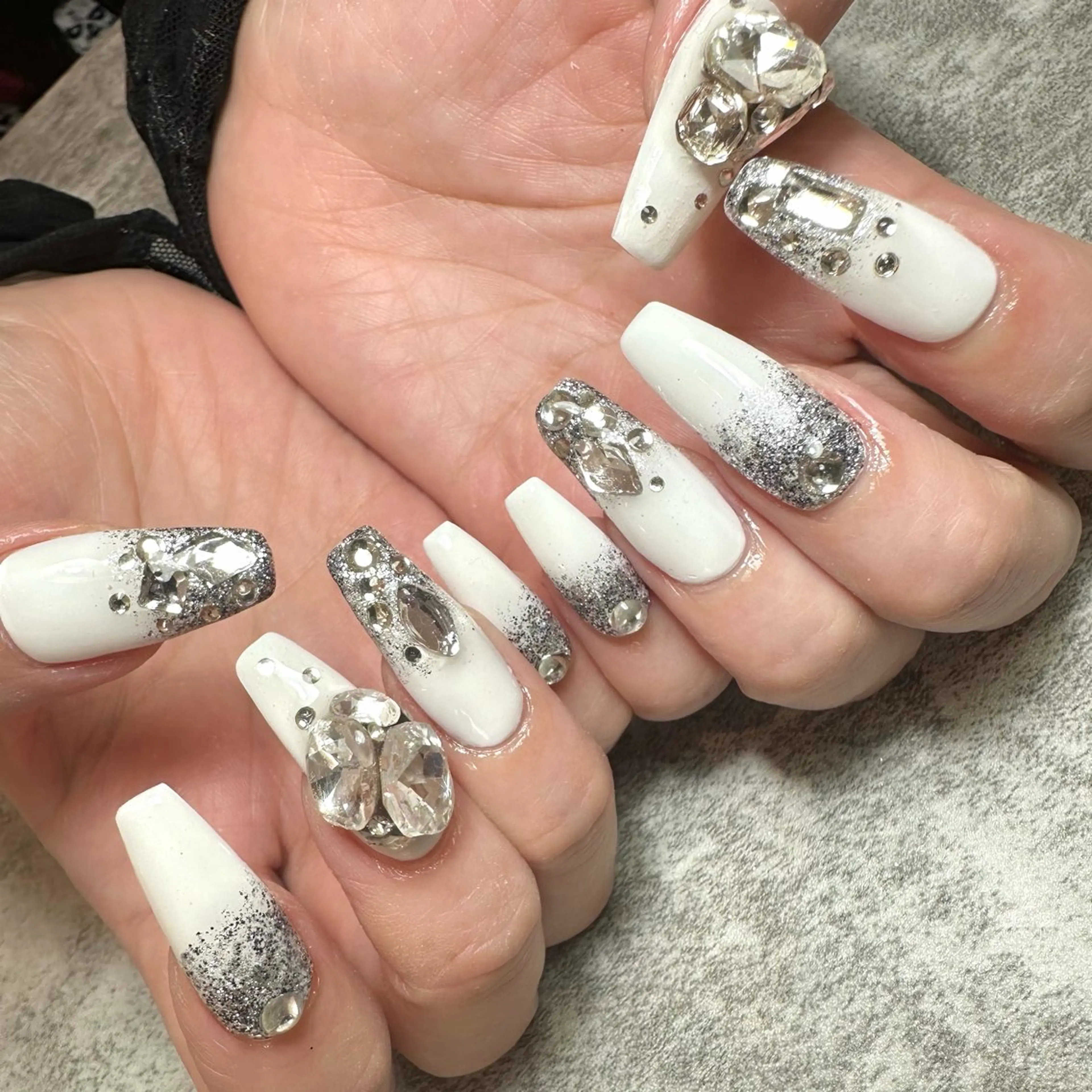 ネイル キラキラネイル ホワイト Mii nailのネイルデザイン