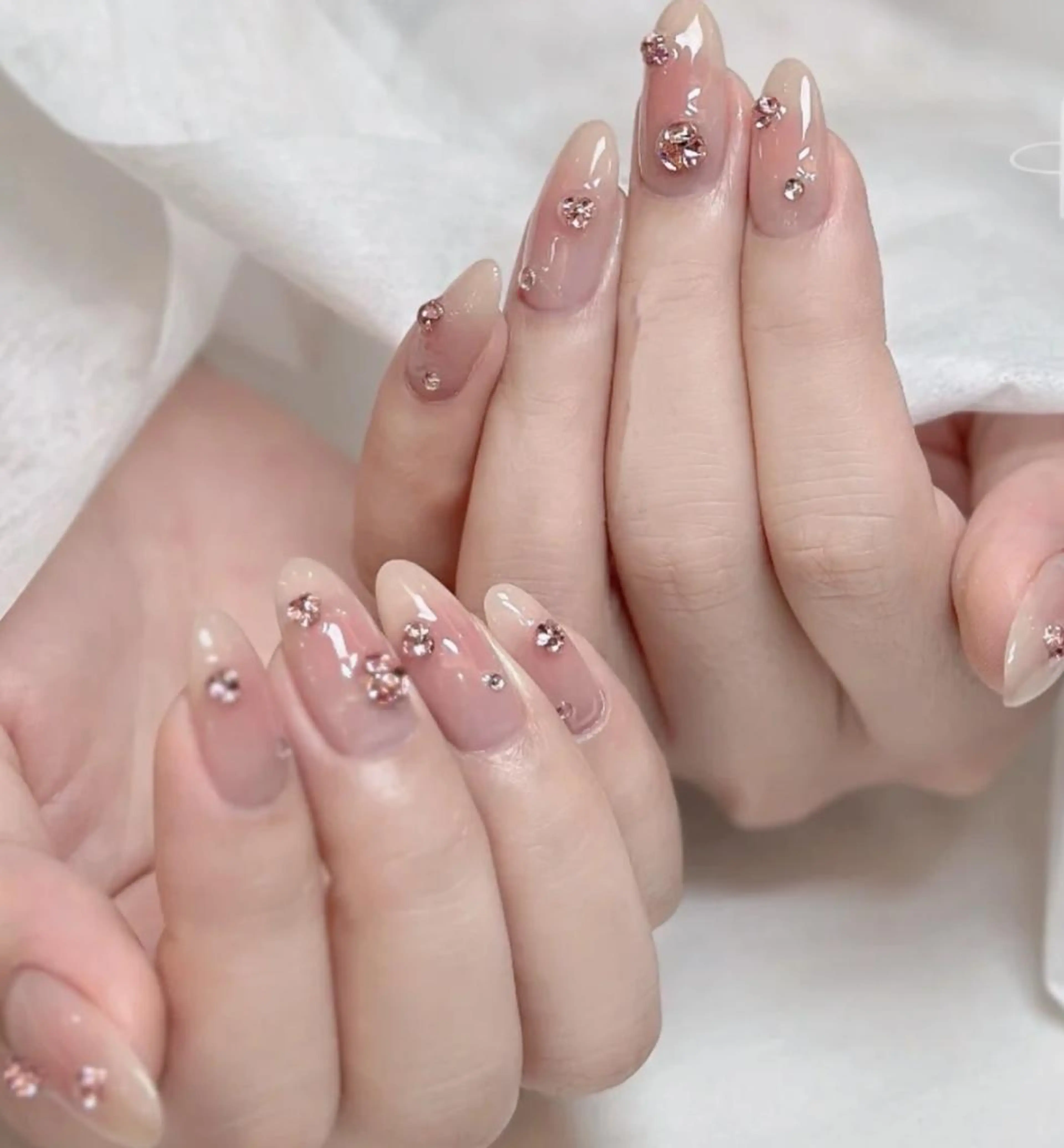 ネイル アートネイル 長さ出し ネイルチップ Queens テイのネイルデザイン