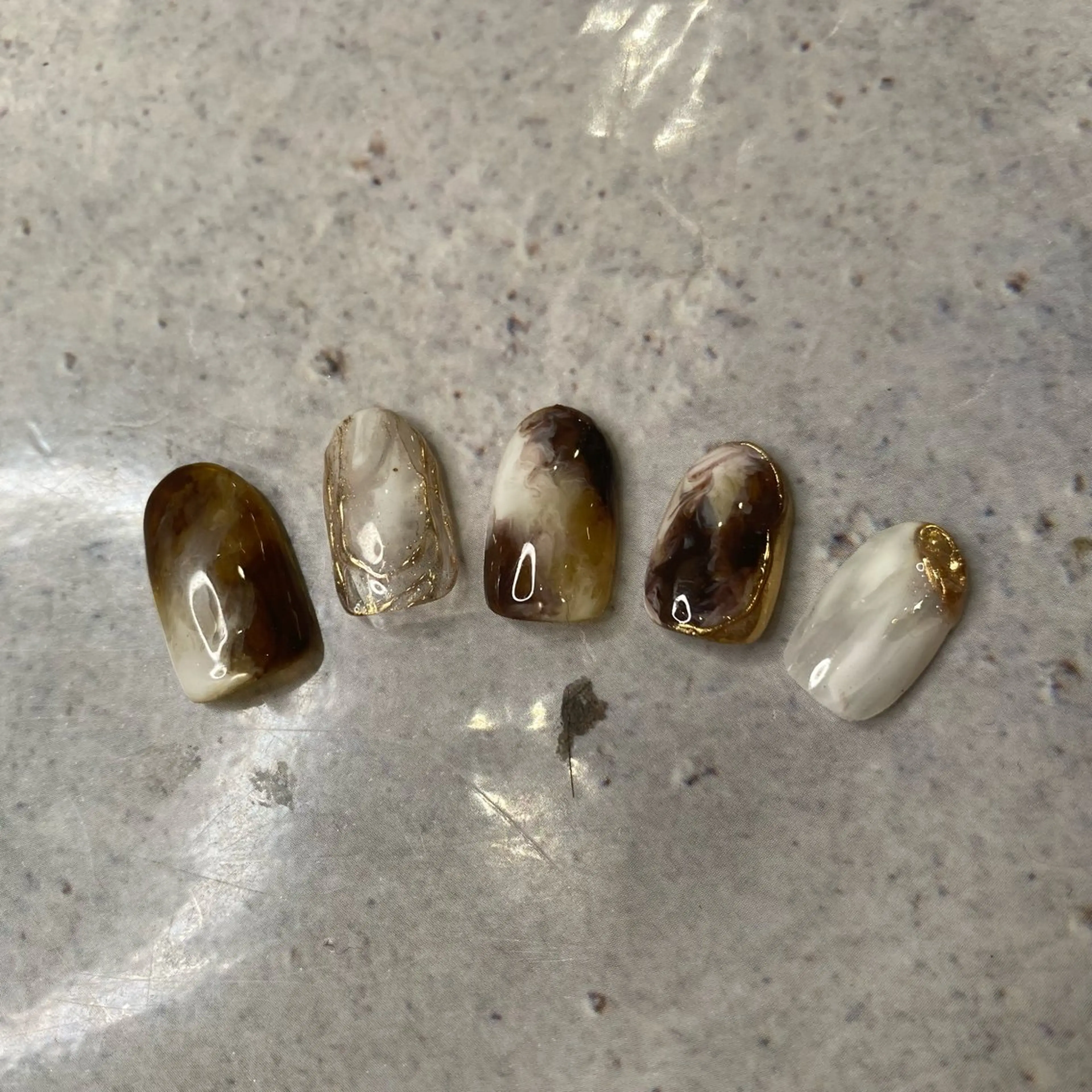 ネイル フットネイル フレンチネイル ジェルネイル グラデーション マグネットネイル misa🫧ナチュラ ル縮毛矯正/髪質改善のヘアスタイル