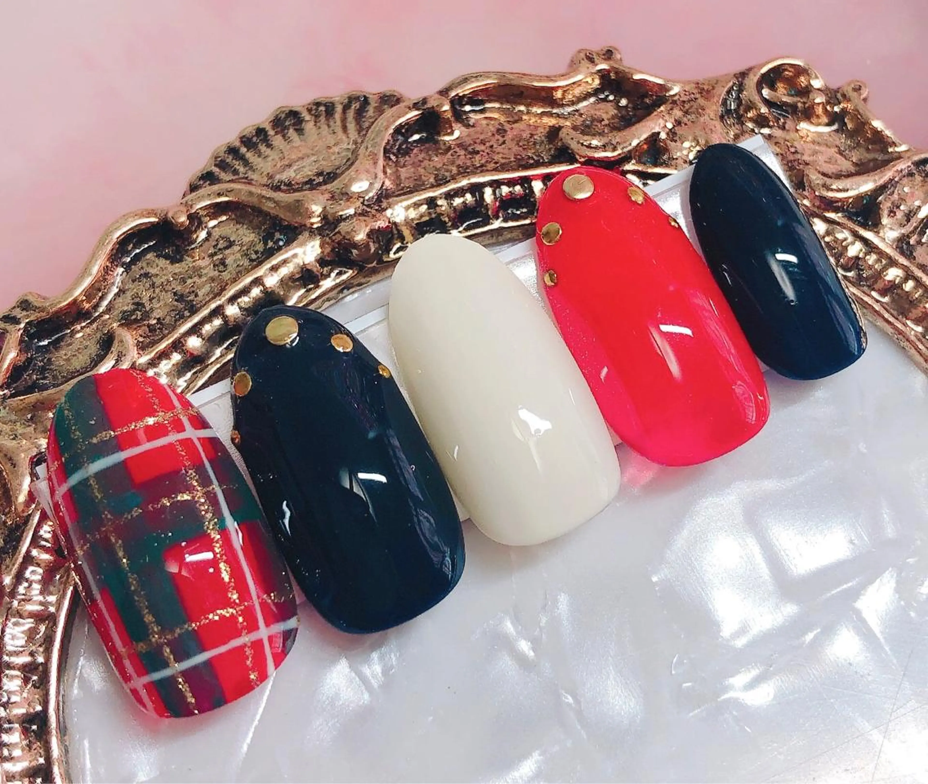 ネイル ハンドネイル CROWN プライベートサロンのネイルデザイン