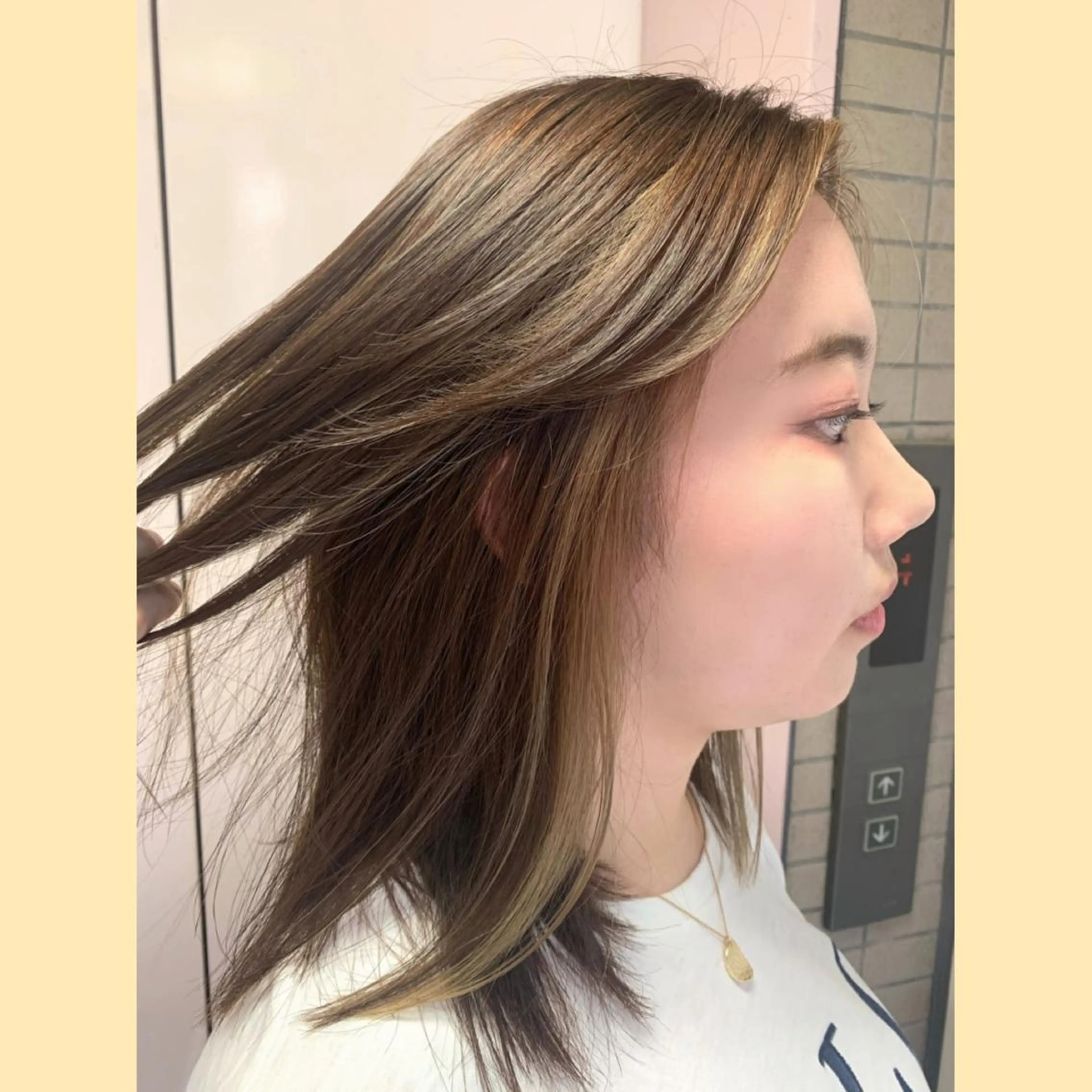 ミディアム カラー インナーカラー 顔周りカット 浅沼 久瑠美のヘアスタイル