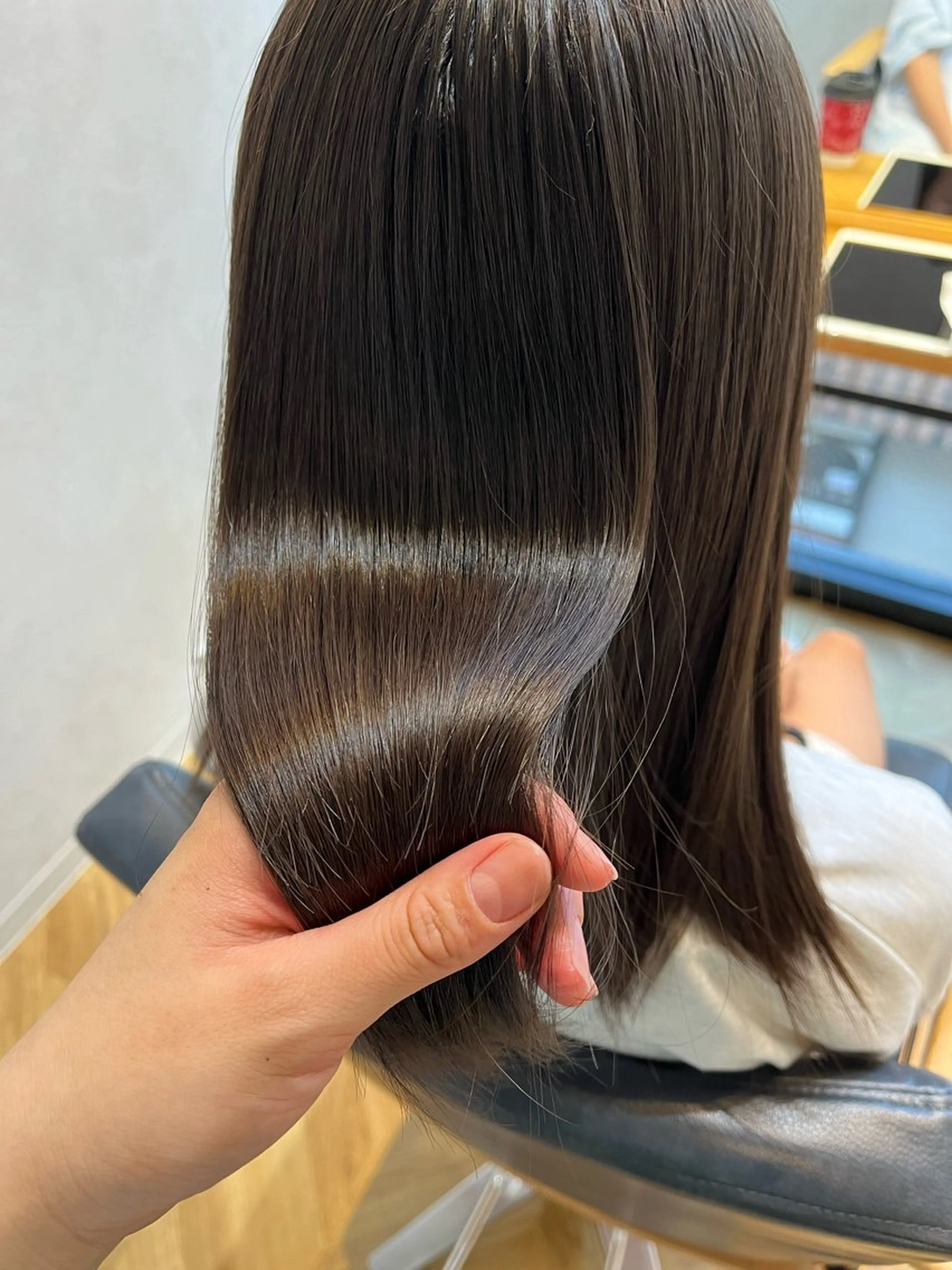 ミディアム 縮毛矯正 newi大分/ 磯部栞里／艶感カラーのヘアスタイル