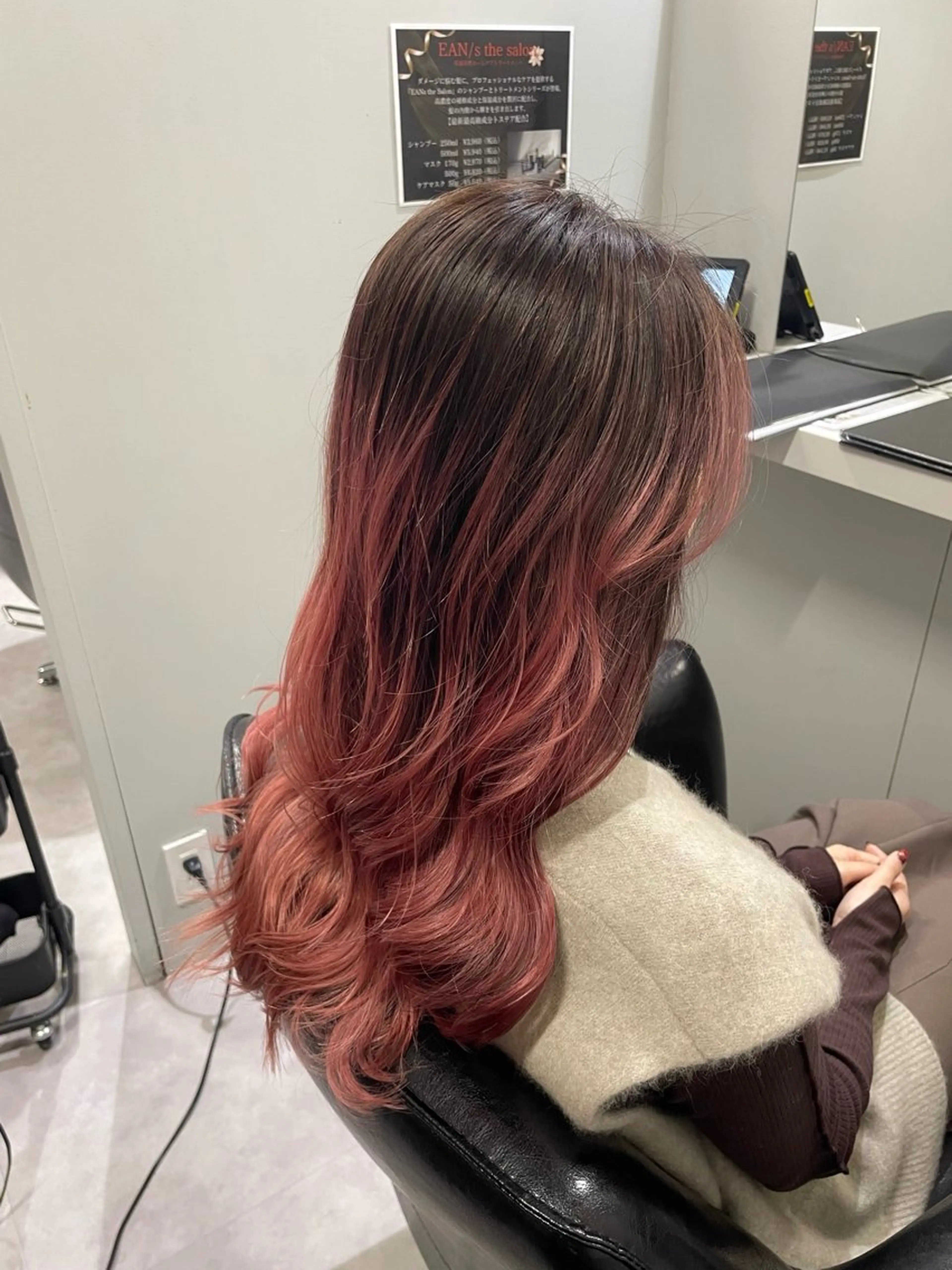 セミロング レイヤーカット ヘアカラー tokute 中野真咲🐺のヘアスタイル