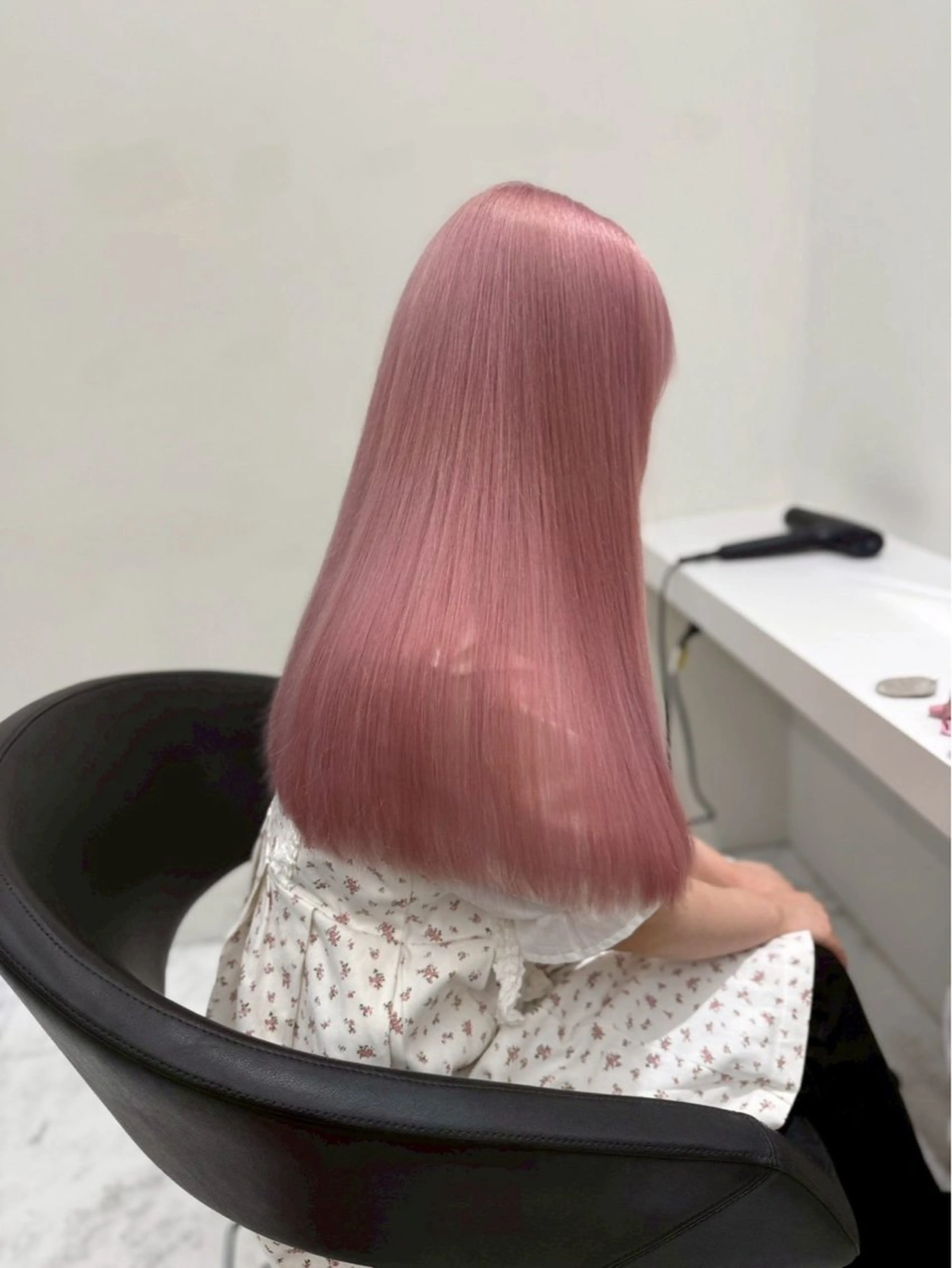 ロング カラー ブリーチ 透明感カラー ハイトーンカラー ヘアカラー ハイトーンカラー💞 くるみ🎀のヘアスタイル