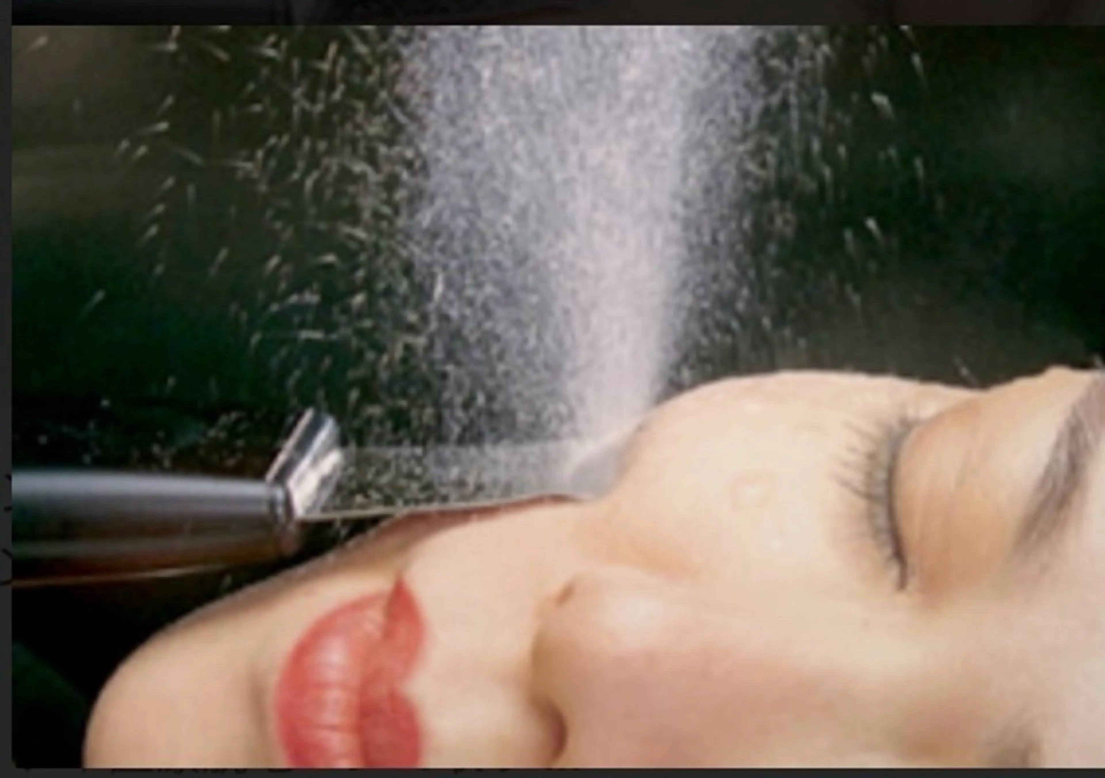 毛穴徹底洗浄&小鼻角栓除去フェイシャルの写真