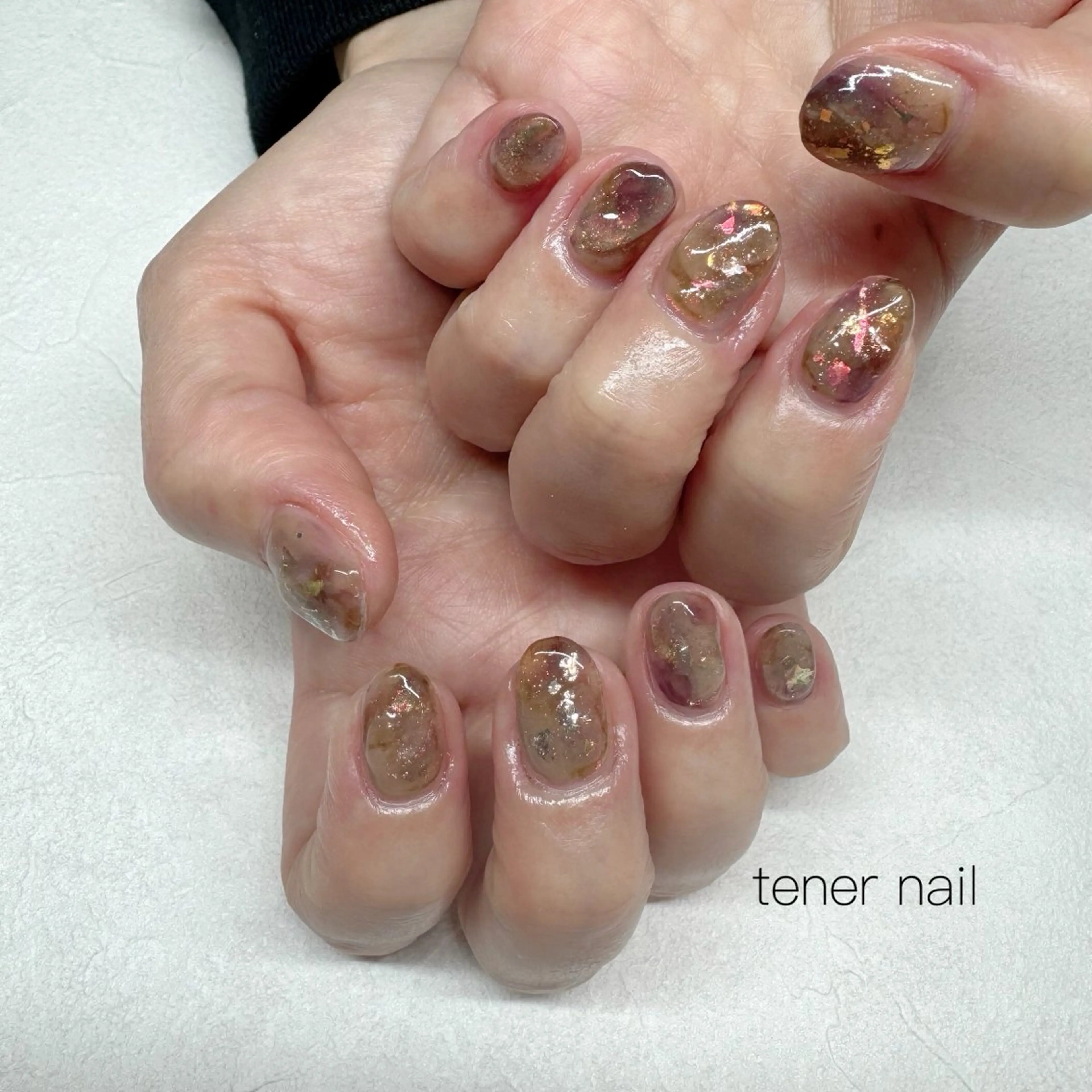 ネイル ブラウン ニュアンスネイル ぷっくりネイル ハンドネイル tener  nail  テネルネイル所属・テネルネイル tener nailのネイルデザイン
