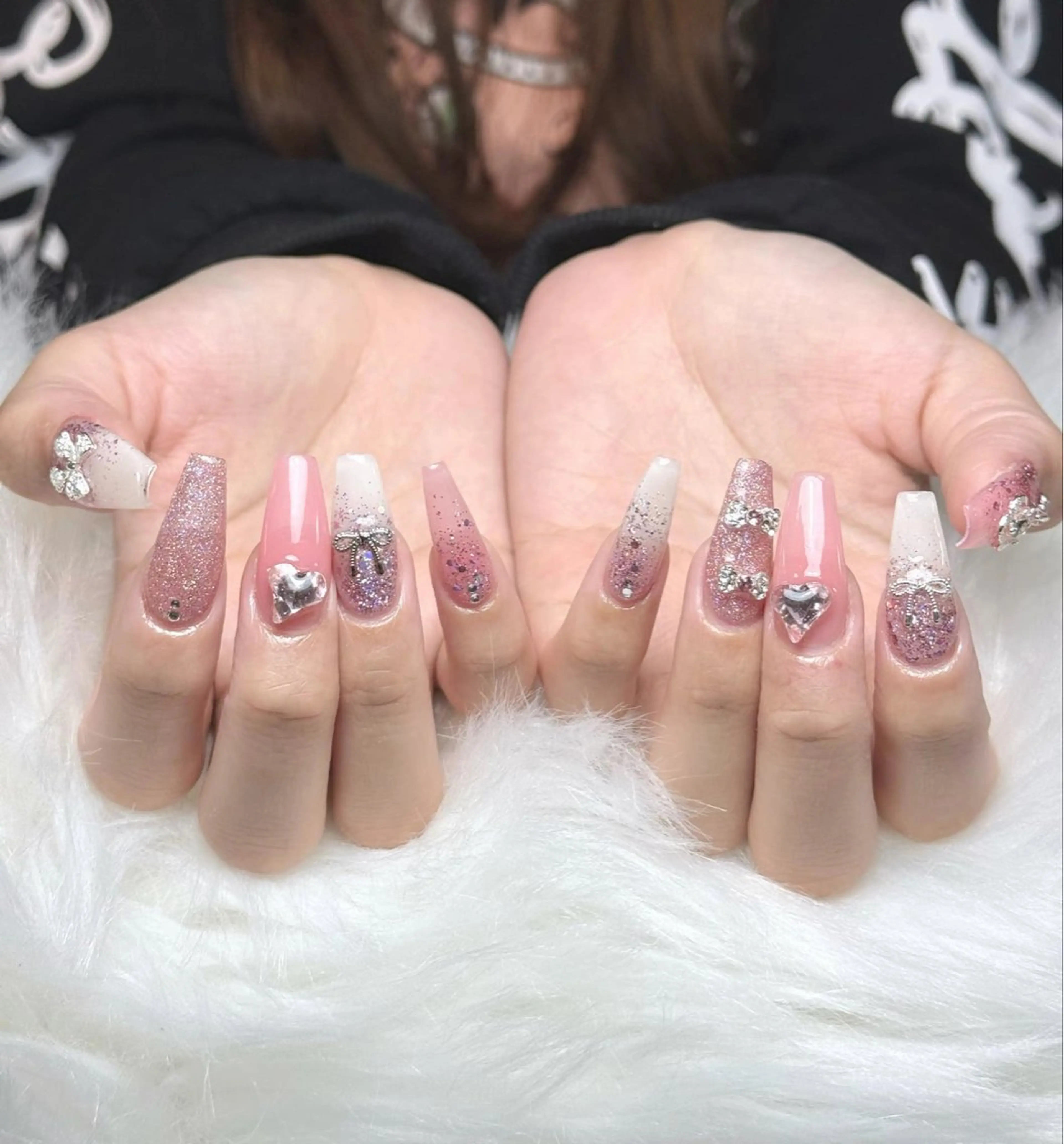 ネイル フレンチネイル ジェルネイル キラキラネイル 韓国ネイル マグネットネイル Julli NailStudioのネイルデザイン