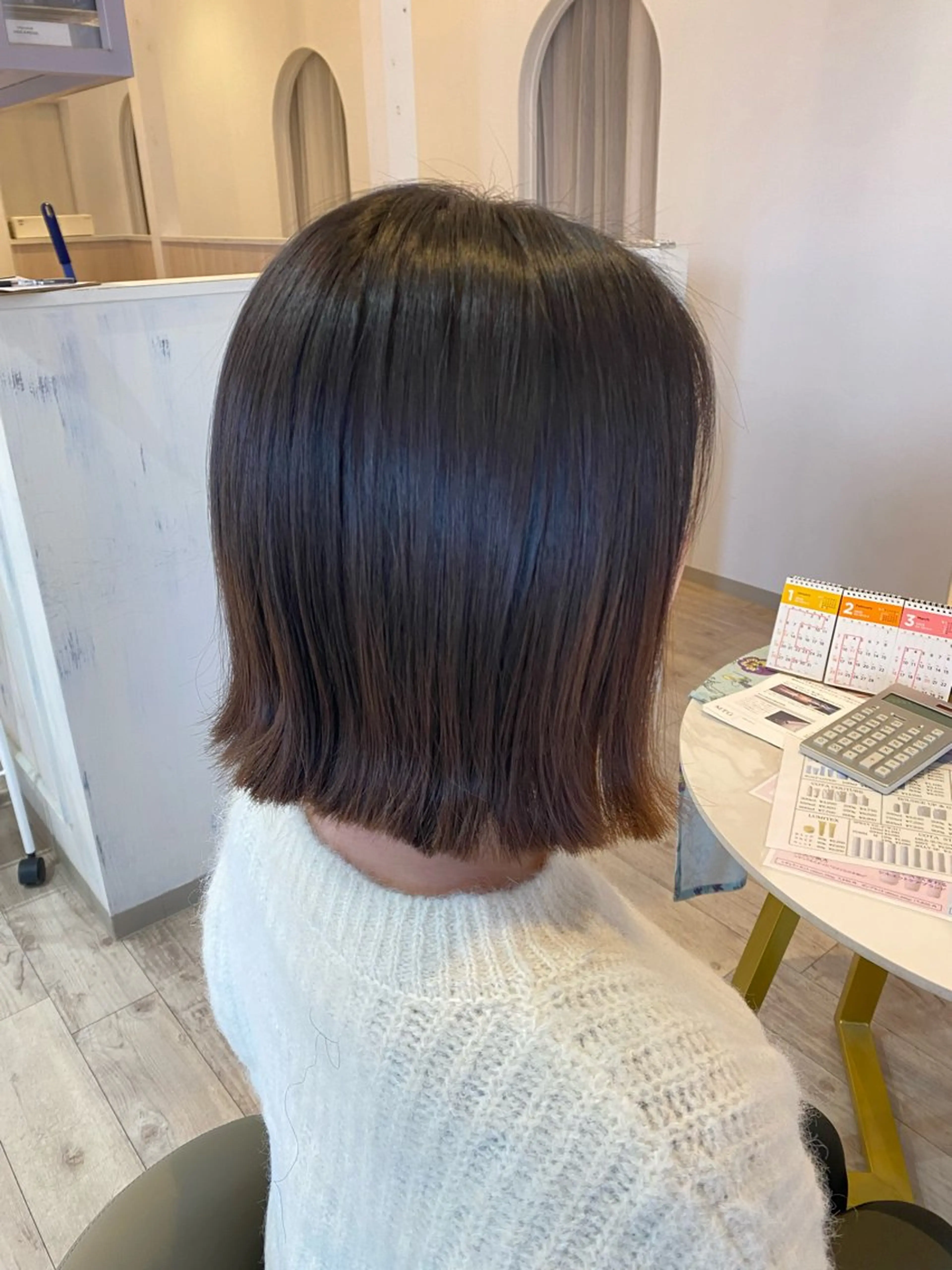 ミディアム ボブ かまだ しおりのヘアスタイル