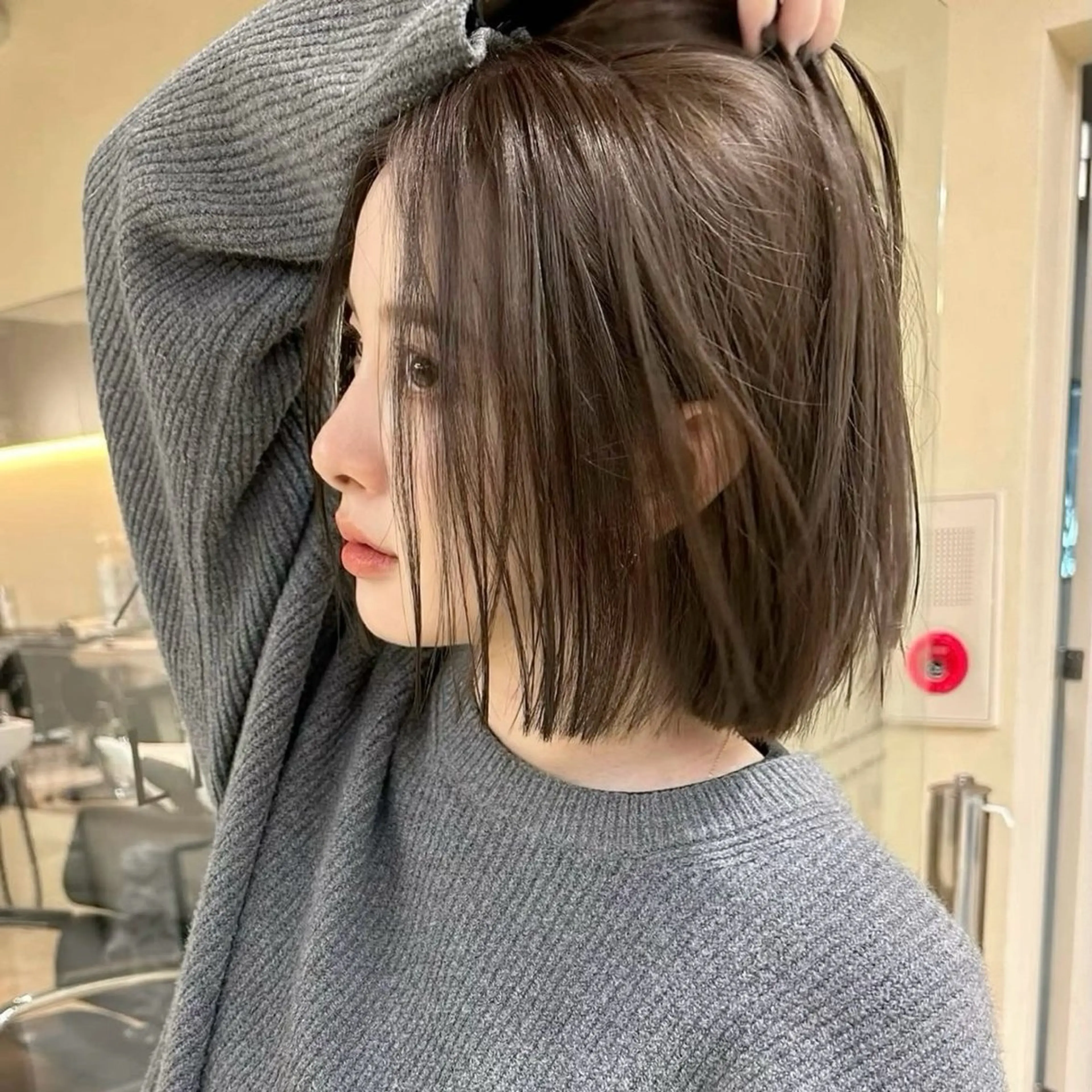 ショート ボブ カット 透明感カラー💫 縮毛矯正💖あいりのヘアスタイル