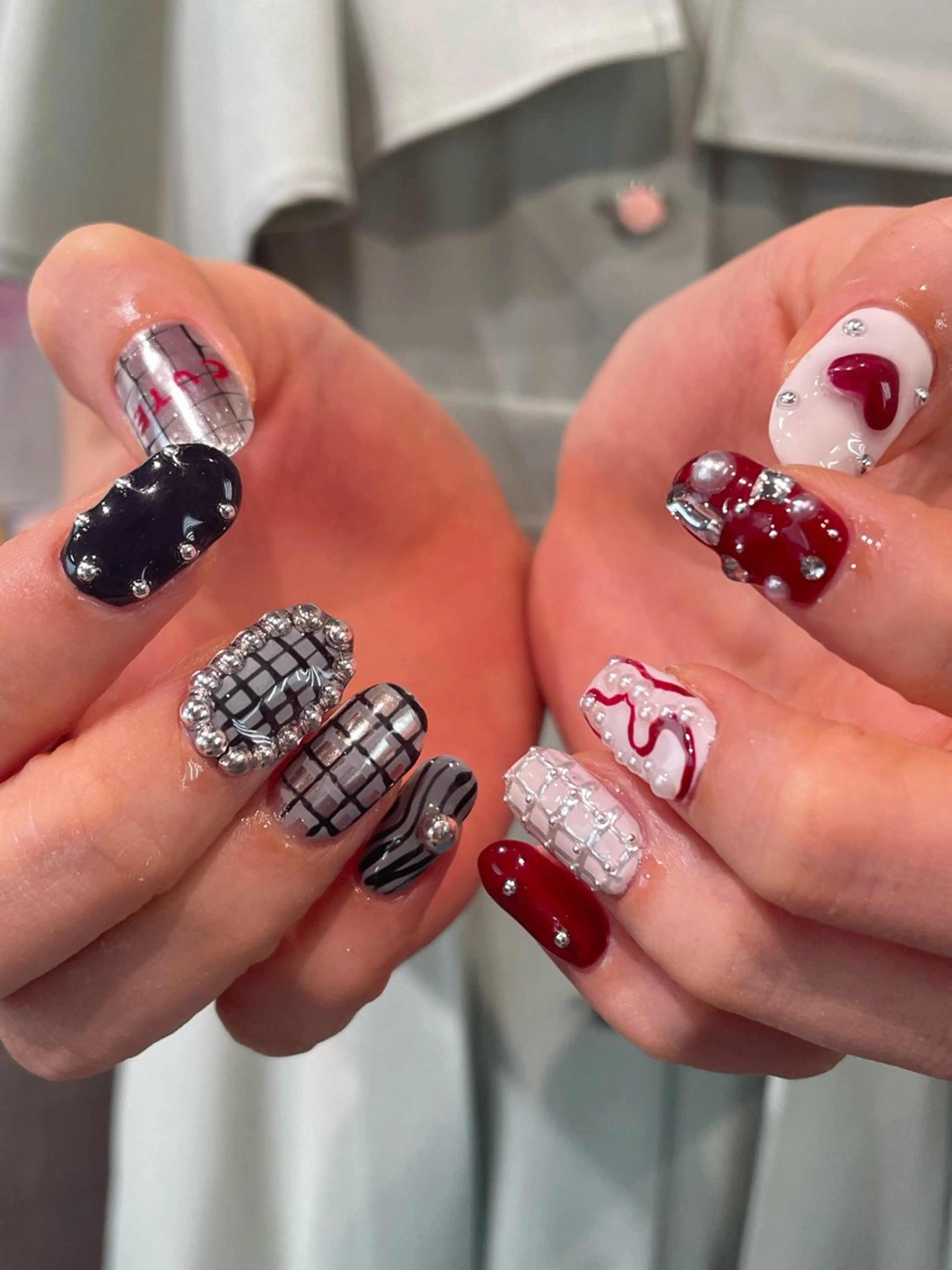 ネイル ボルドー ハンドネイル ナチュラル透明感🌱 小山美樹子のヘアスタイル