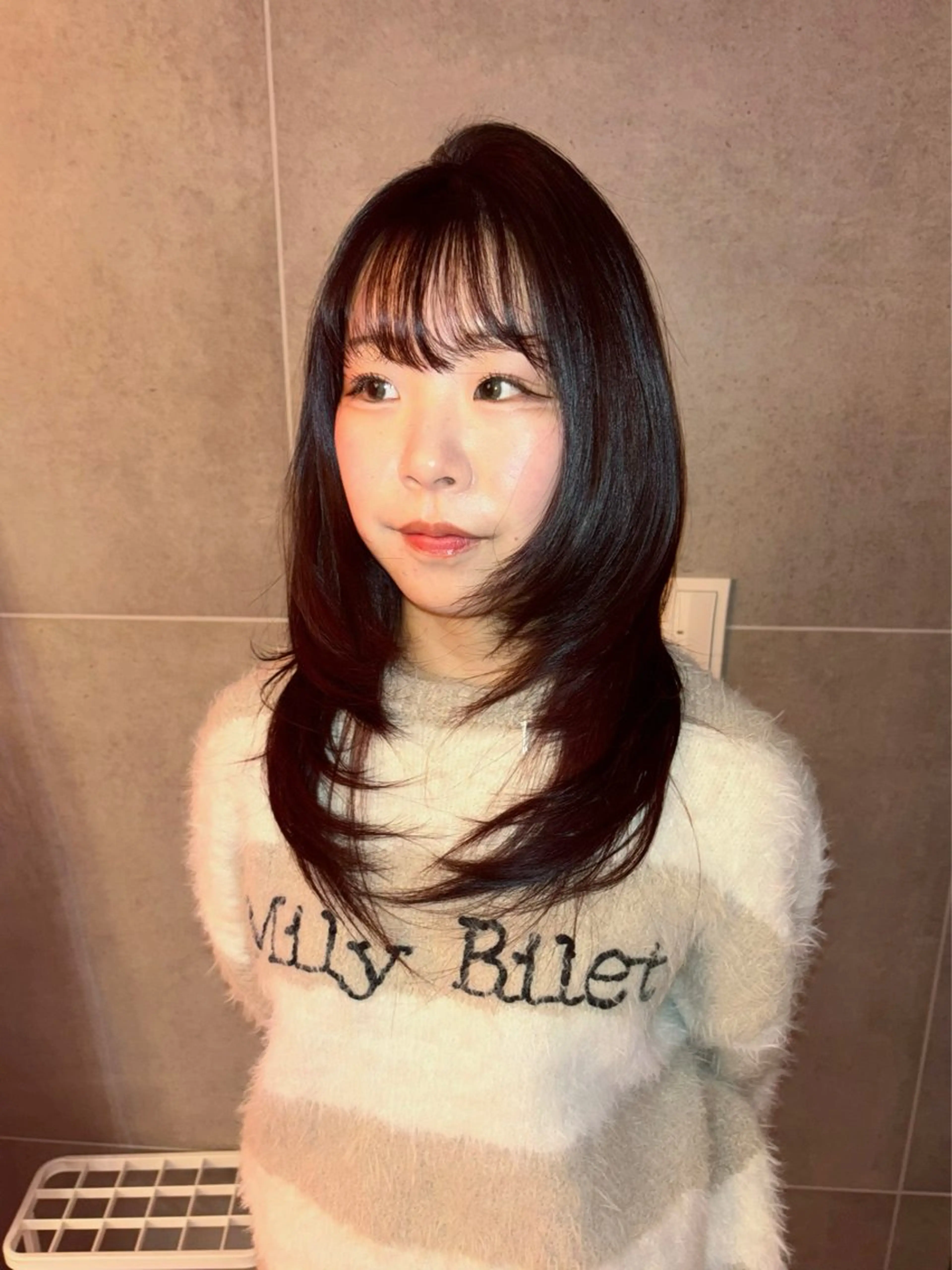 セミロング カラー ヘアカラー トリートメント Mikoto /透明感/赤消/原宿のヘアスタイル