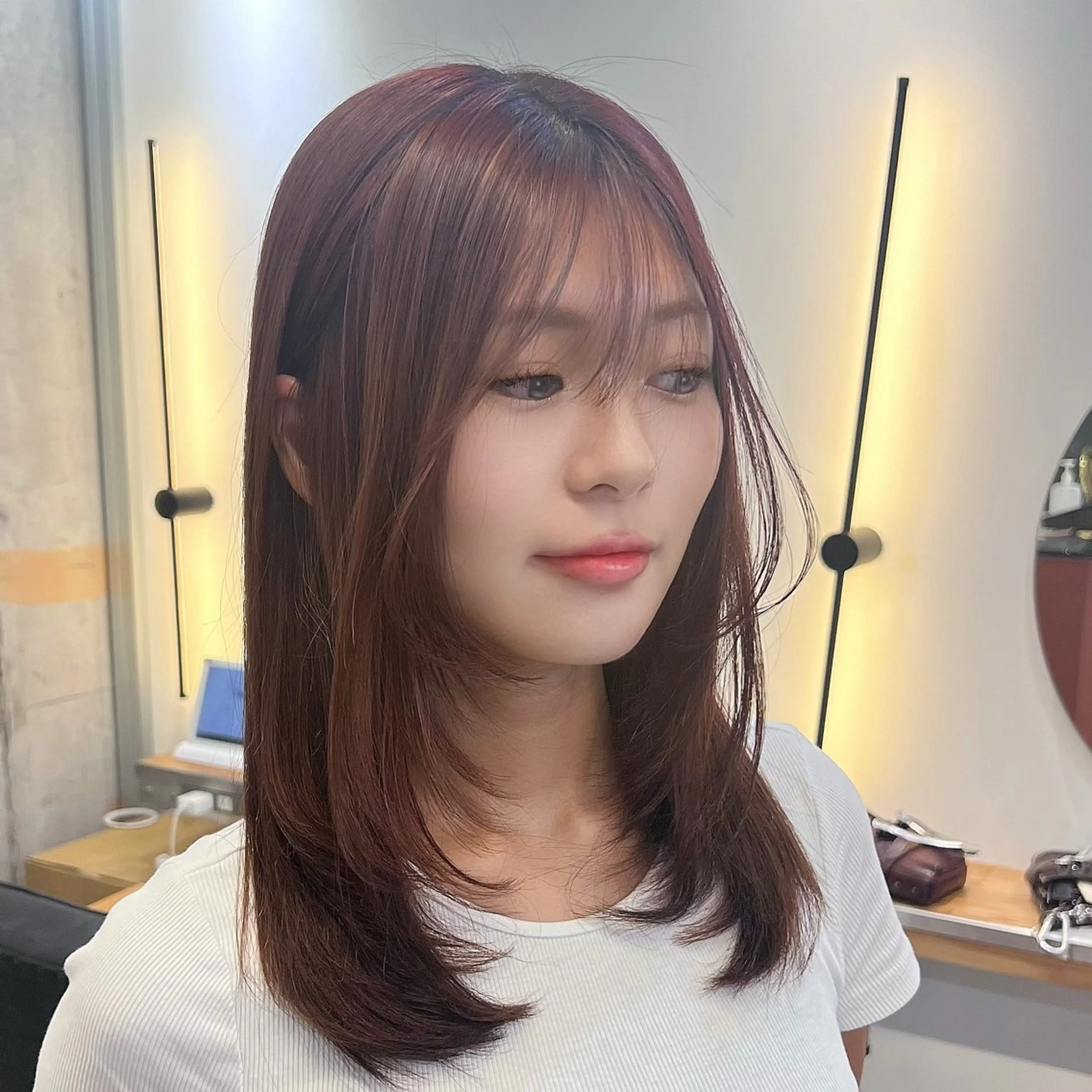 ロング カラー パーマ ベージュカラー 黒髪 ブルーカラー ブルーブラック ブラウンカラー カット ヘアカラー 縮毛矯正 トリートメント akira｜ 透明感ベージュ｜梅田のヘアスタイル