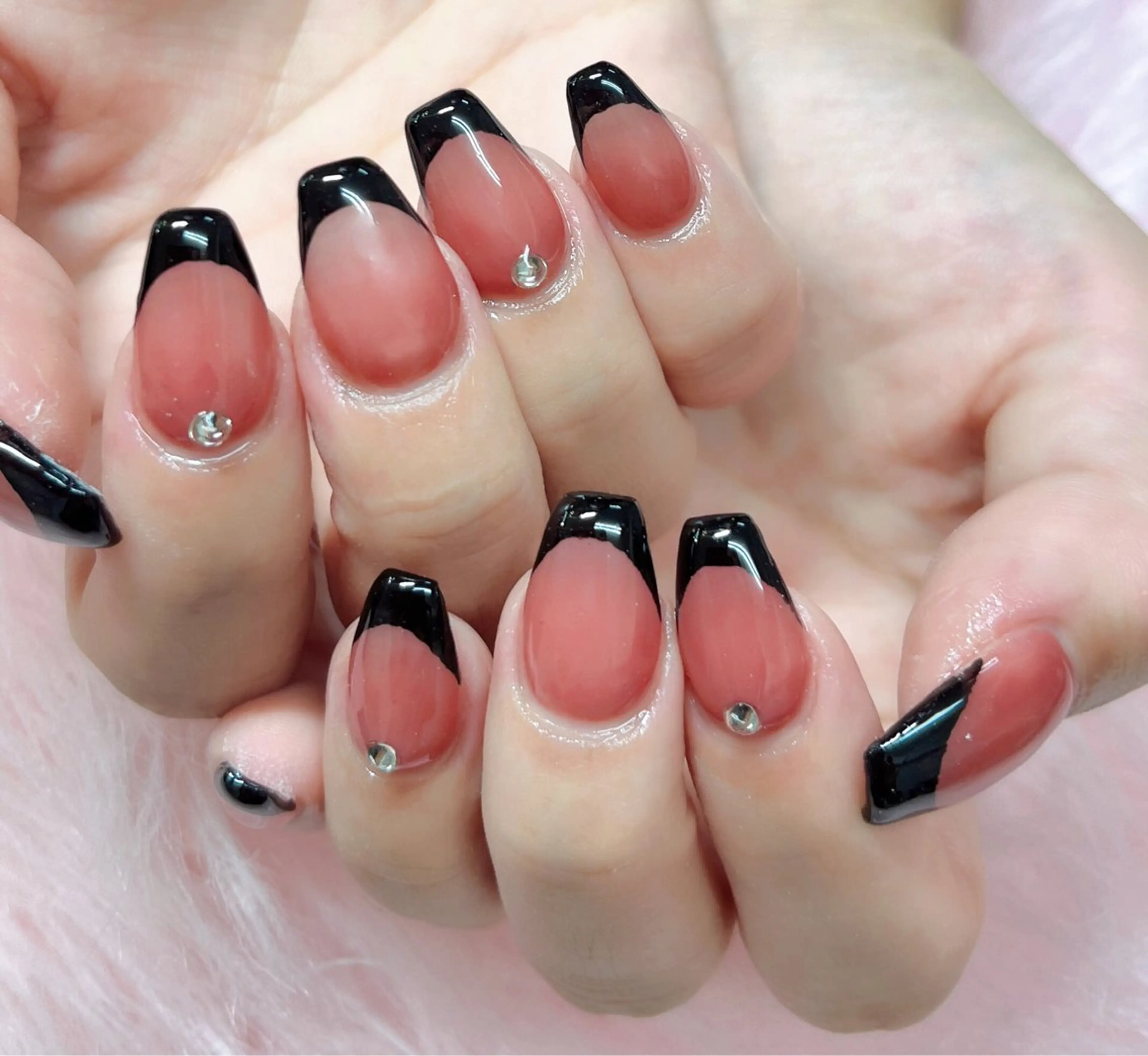 ネイル ハンドネイル MoonNail ユリ🌸のネイルデザイン