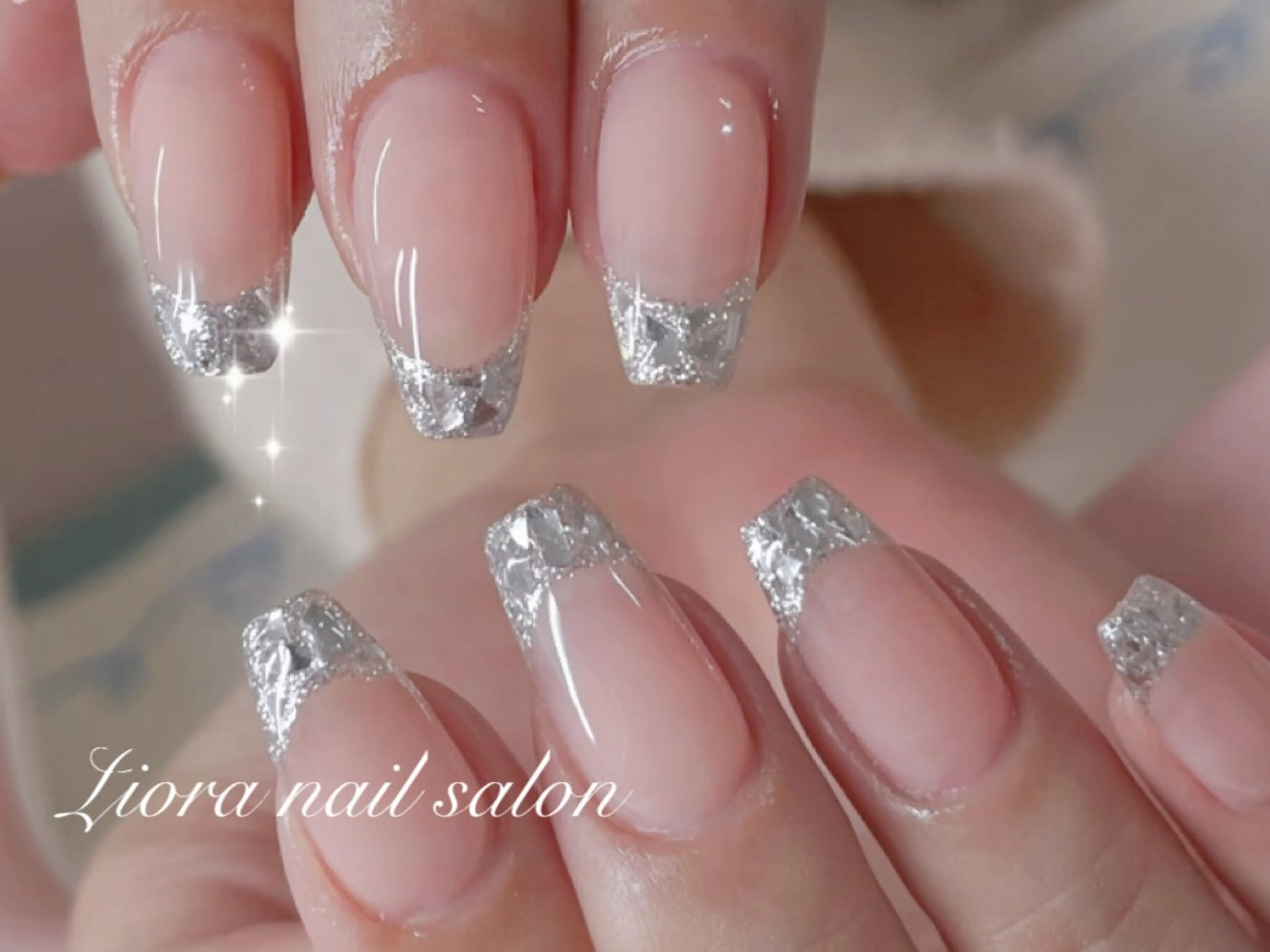 ネイル フレンチネイル ジェルネイル ガーリー グラデーション キラキラネイル ハンドネイル Liora nail スカルプ専門店のネイルデザイン