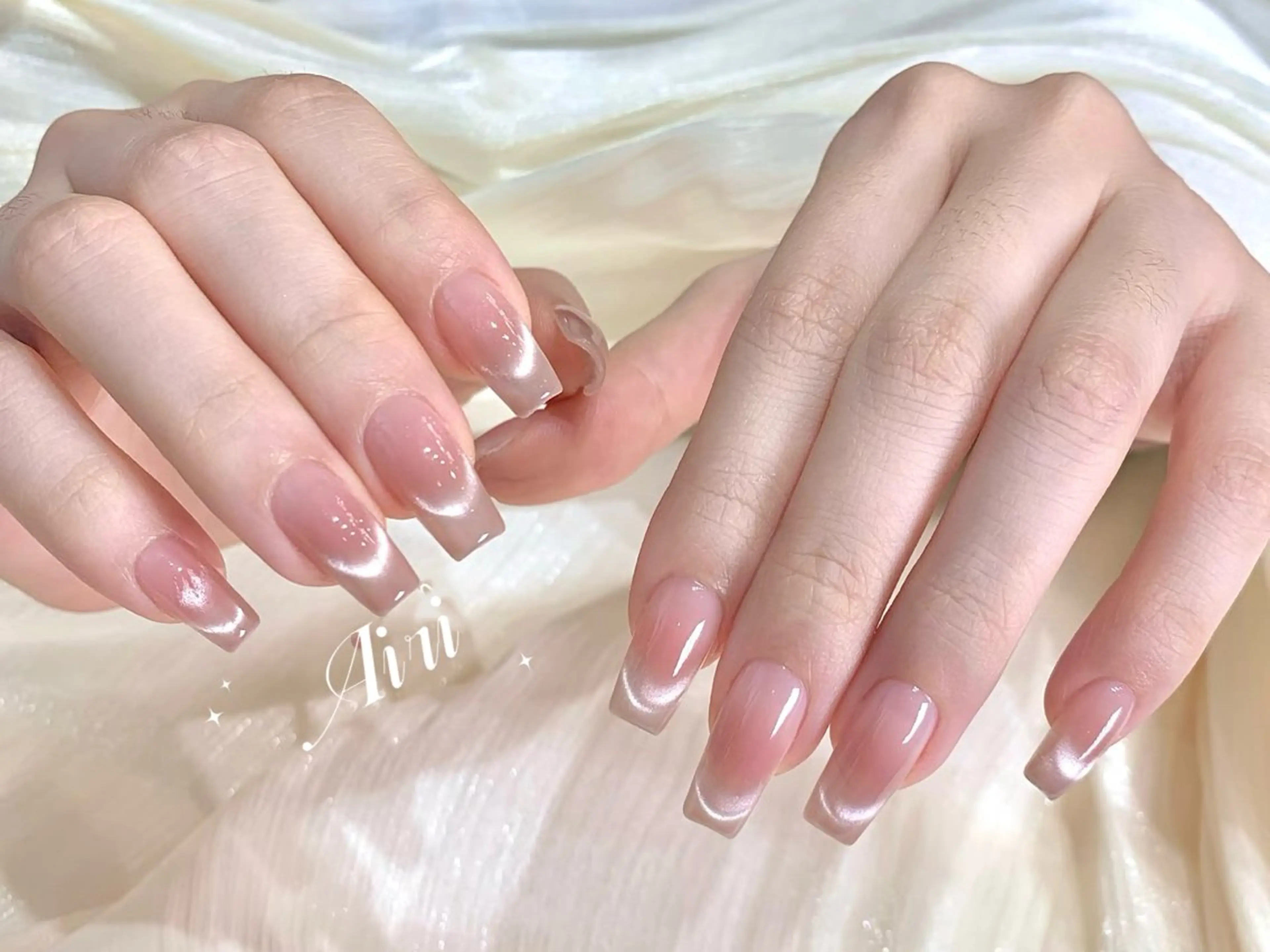 ネイル ハンドネイル ネイルサロンAiri 長さ出し·シンプルのネイルデザイン