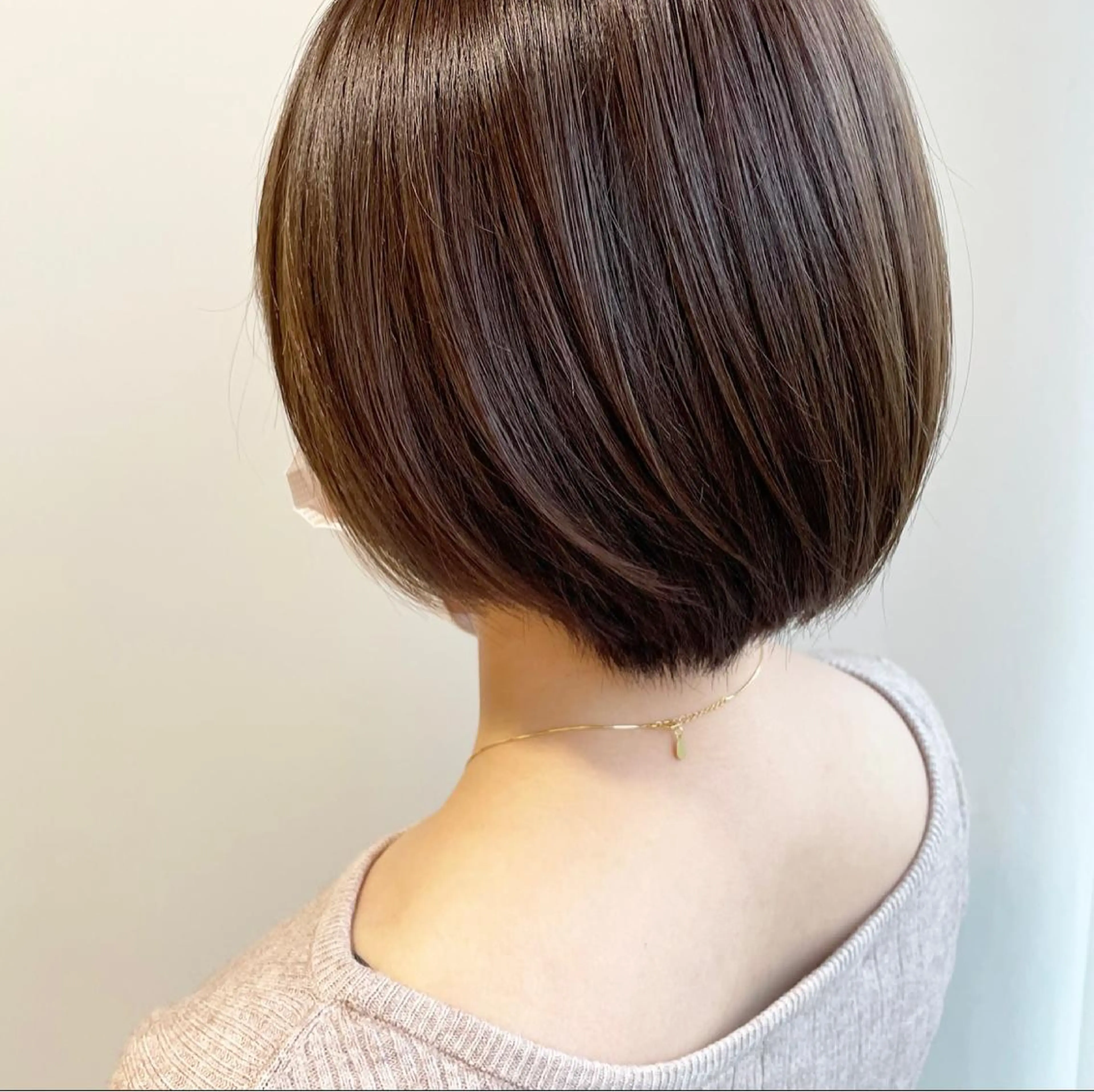 ショート カラー 山口 莉奈のヘアスタイル