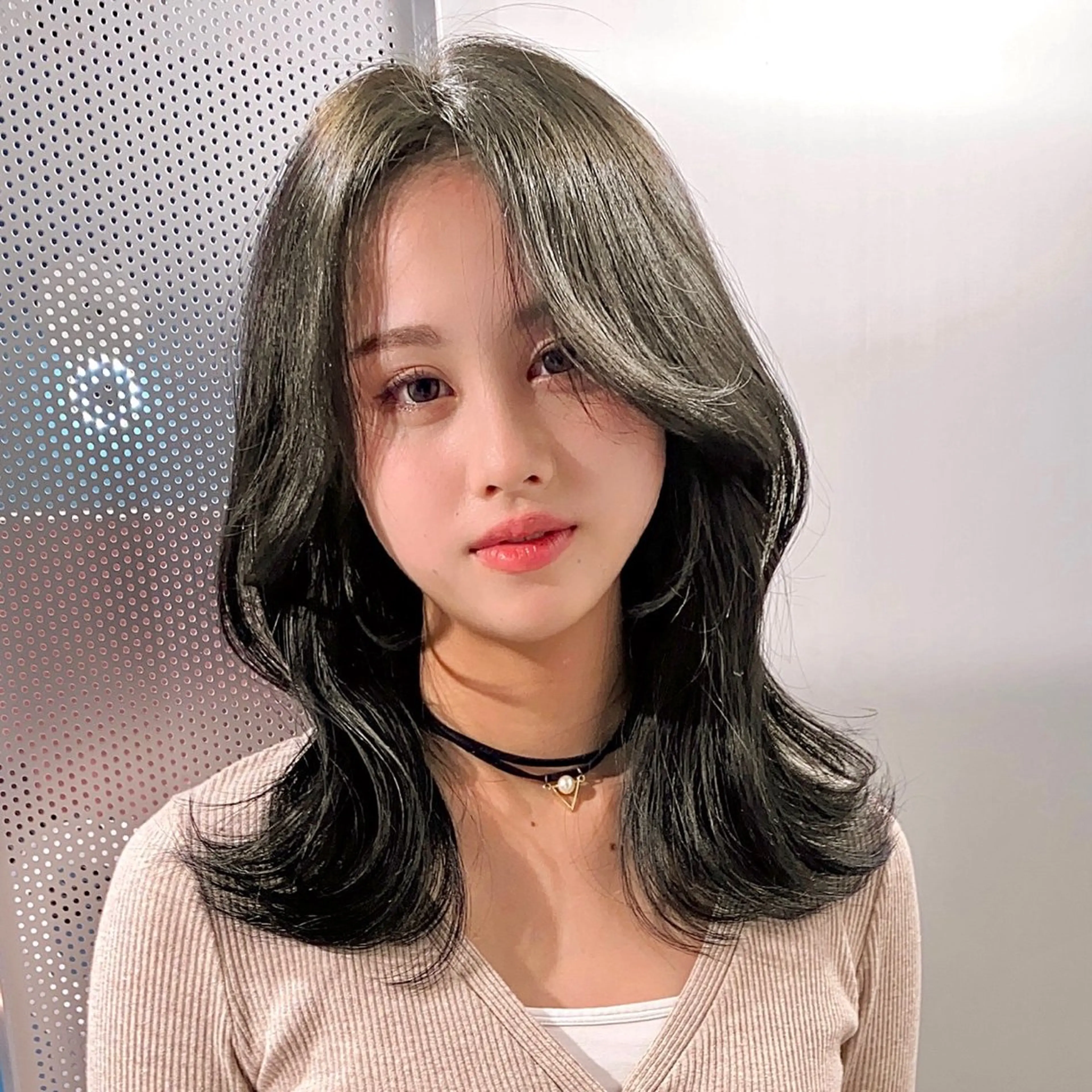 セミロング アッシュ くびれヘア 森 隆秀/韓国ヘアのヘアスタイル