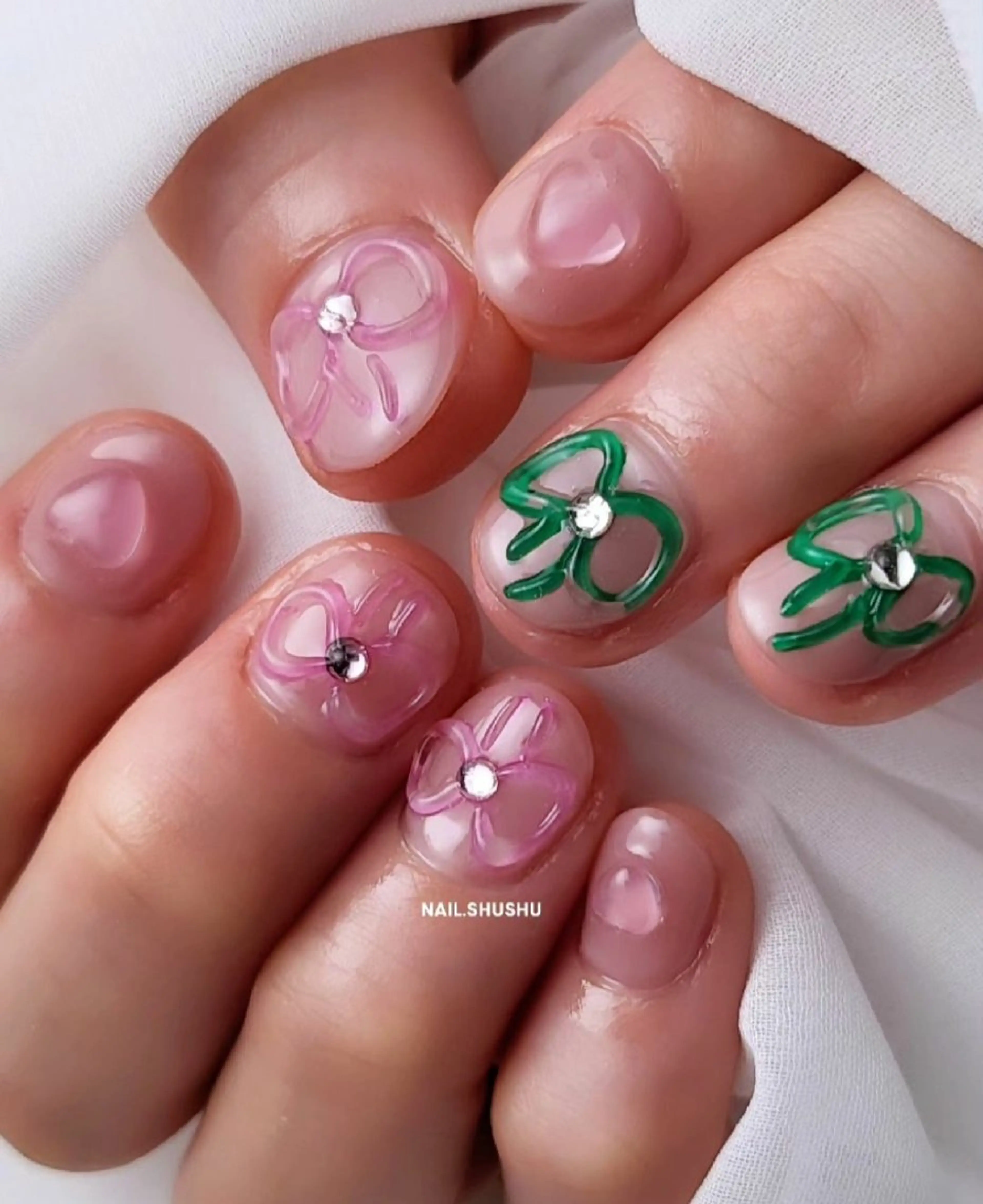 ネイル 持ち込み ニュアンスネイル ワンカラーネイル シンプルネイル ハンドネイル 3dパーツ/流行り 👧shushu❤️のネイルデザイン