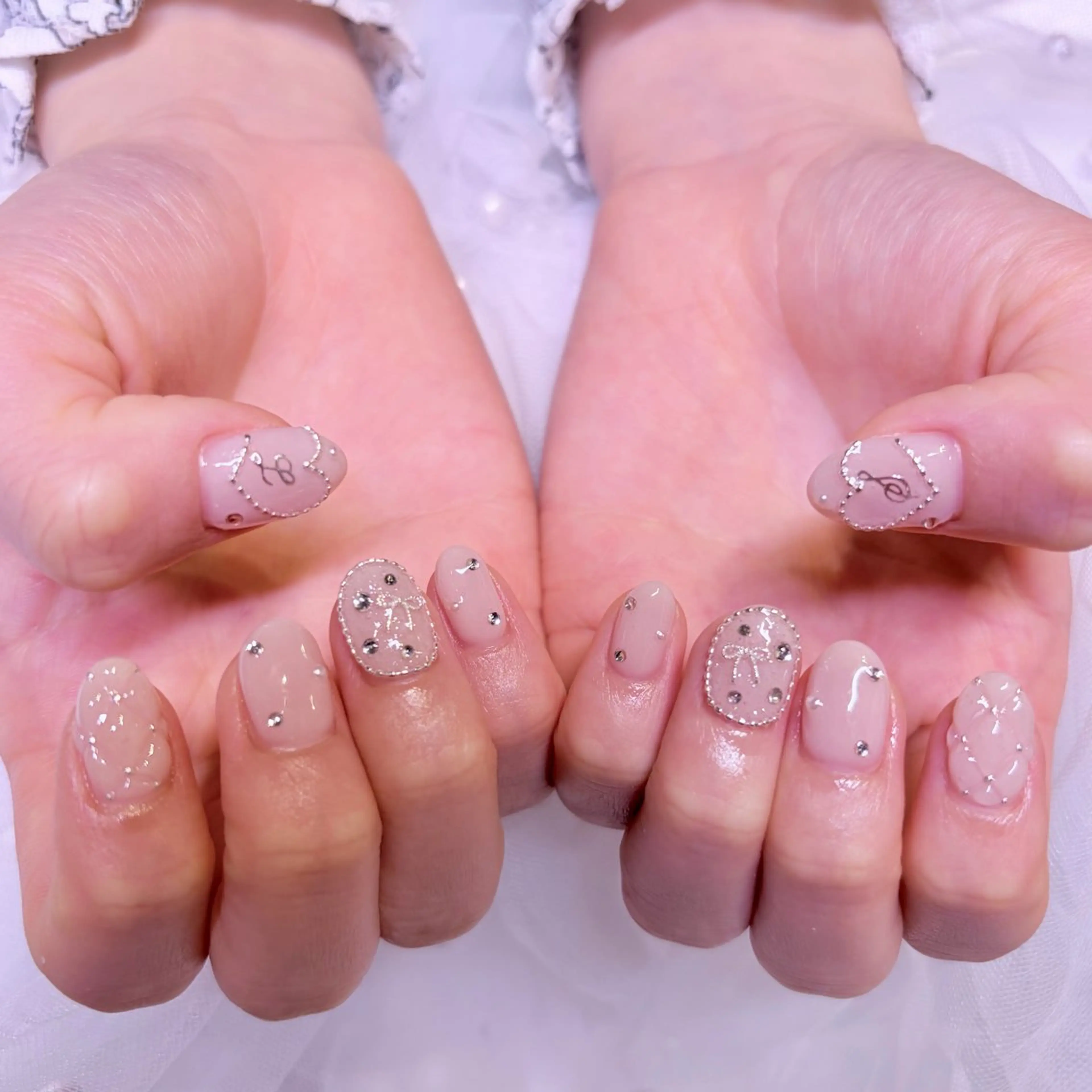 ネイル ガーリー ハンドネイル nail salon e'mu💐のネイルデザイン