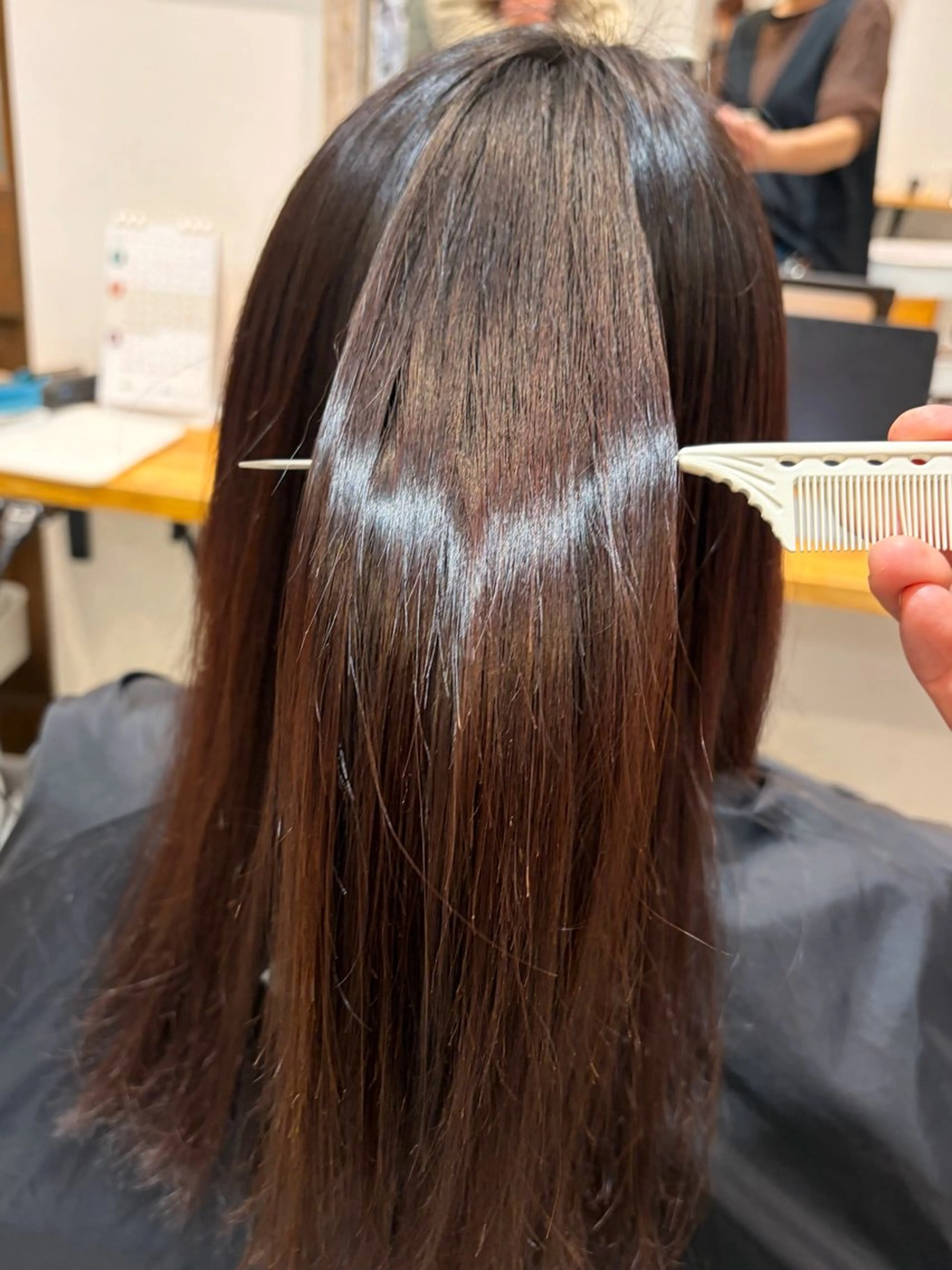 ミディアム 縮毛矯正 h. akinoのヘアスタイル