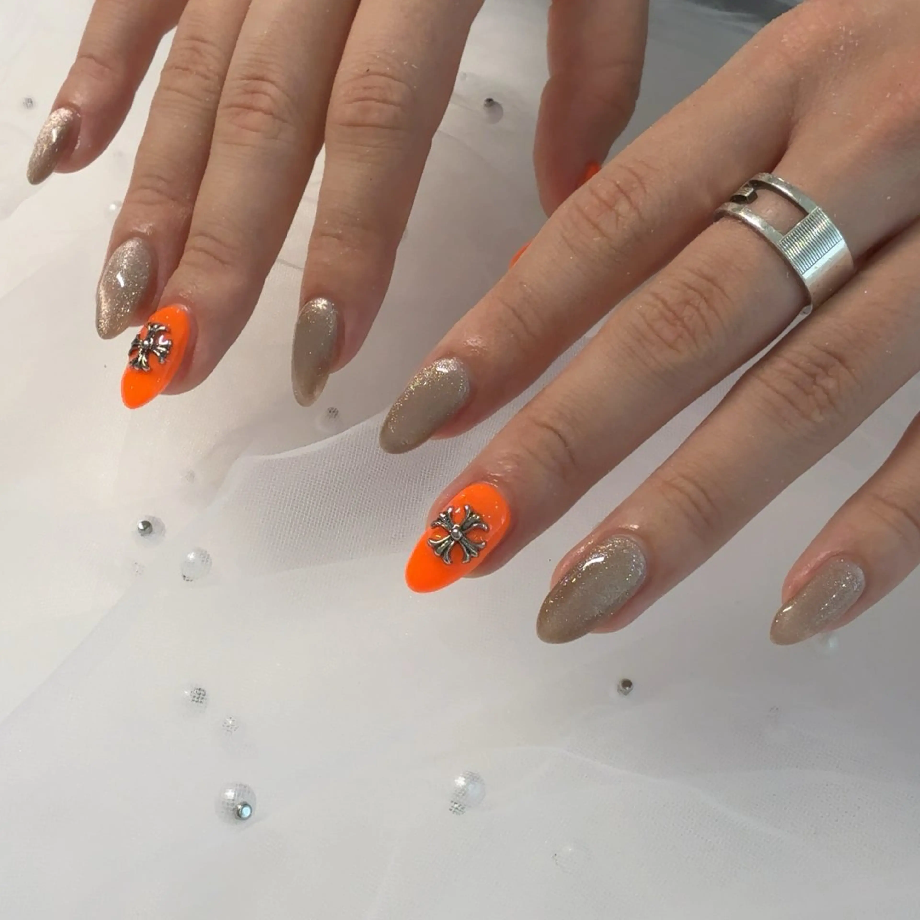 全員様：他店オフ+ケア＋角質除去、3色までマグネット選べる、浮かない技術保証。の写真