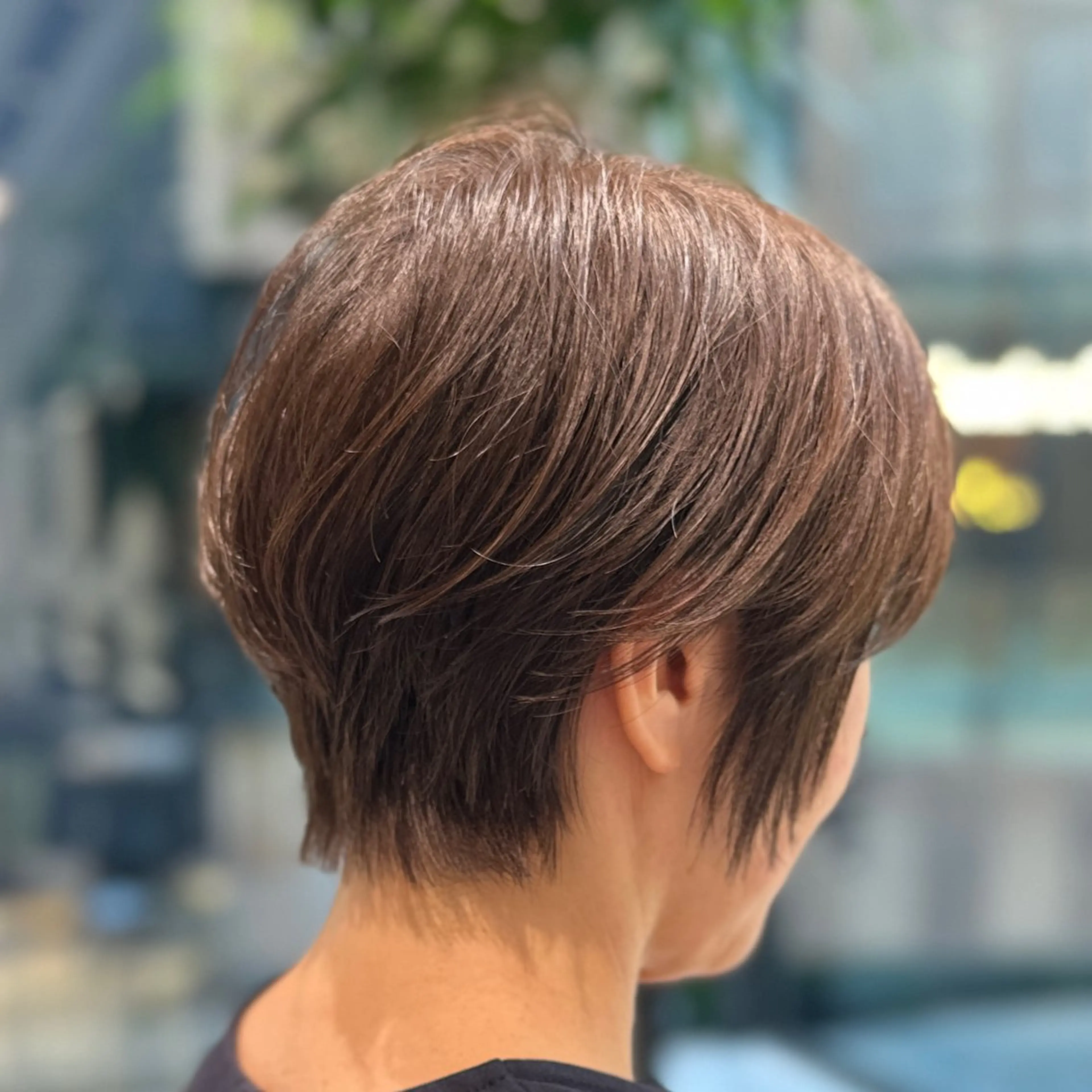 ショート カラー 透明感カラー くびれヘア ショートヘア レイヤー/グレージュ メンズパーマのヘアスタイル