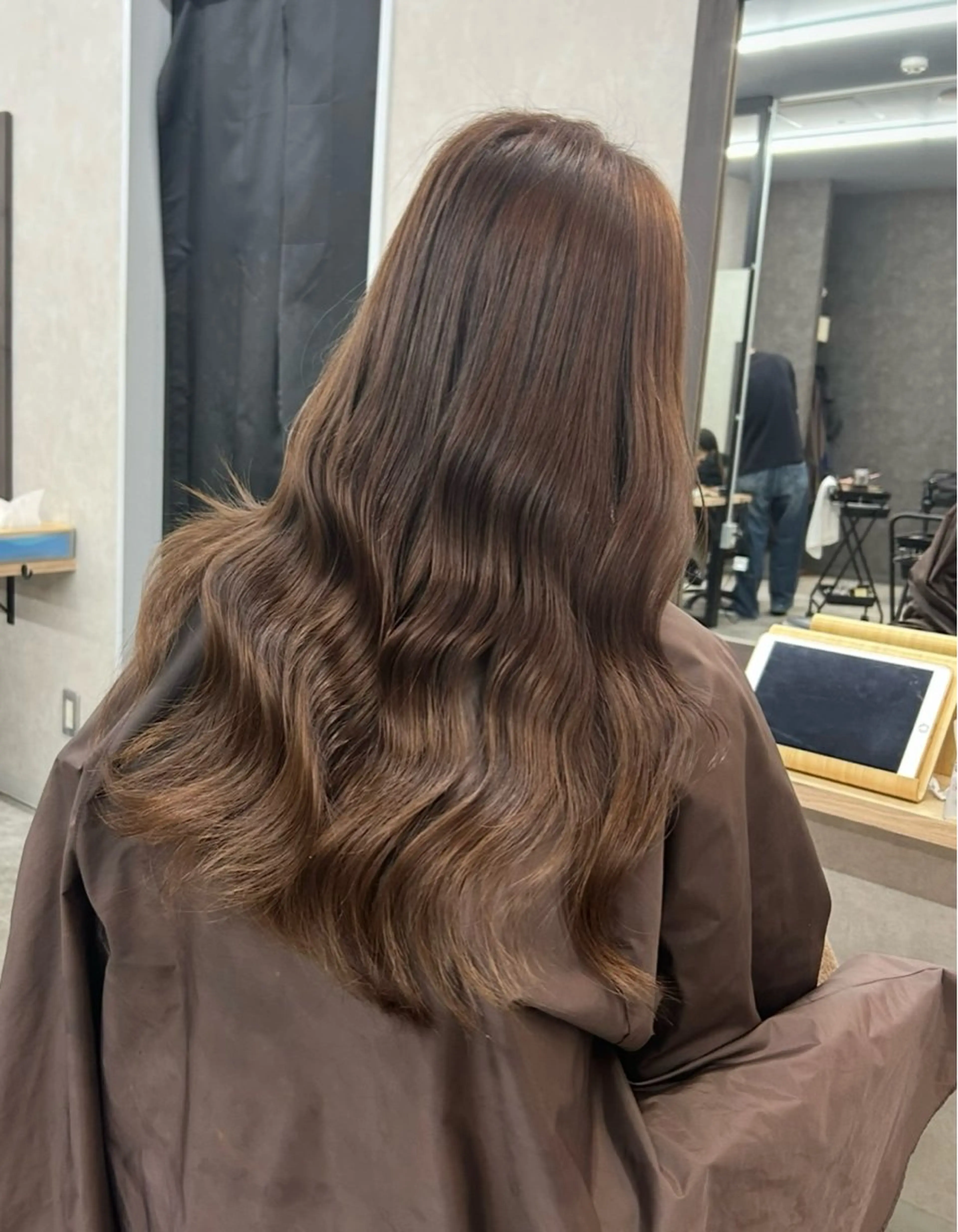 セミロング カラー ブラウンカラー カット ヘアカラー トリートメント いなみね はるきのヘアスタイル