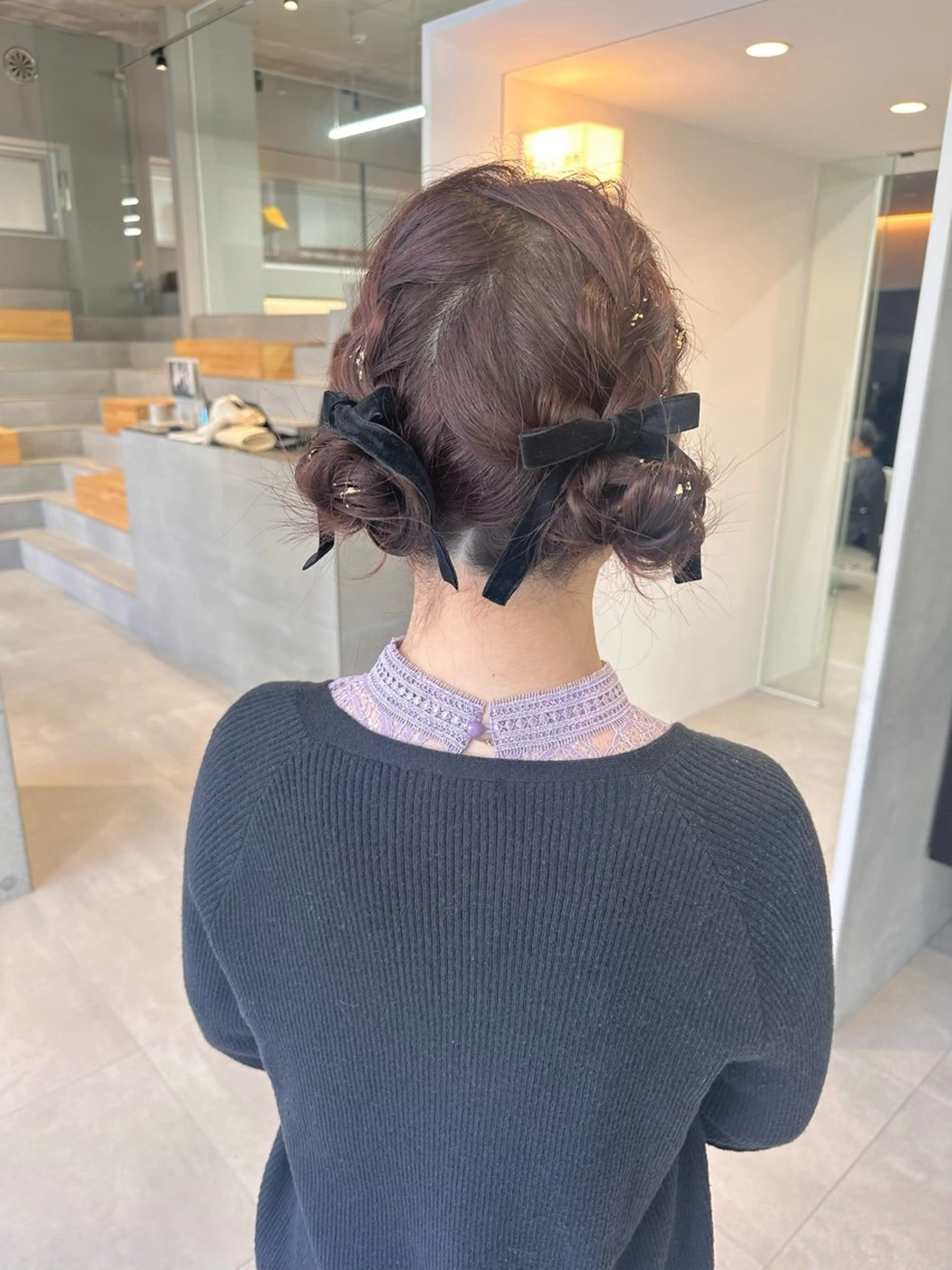 ミディアム カラー ヘアアレンジ お団子ヘア 染谷 遥花のヘアスタイル