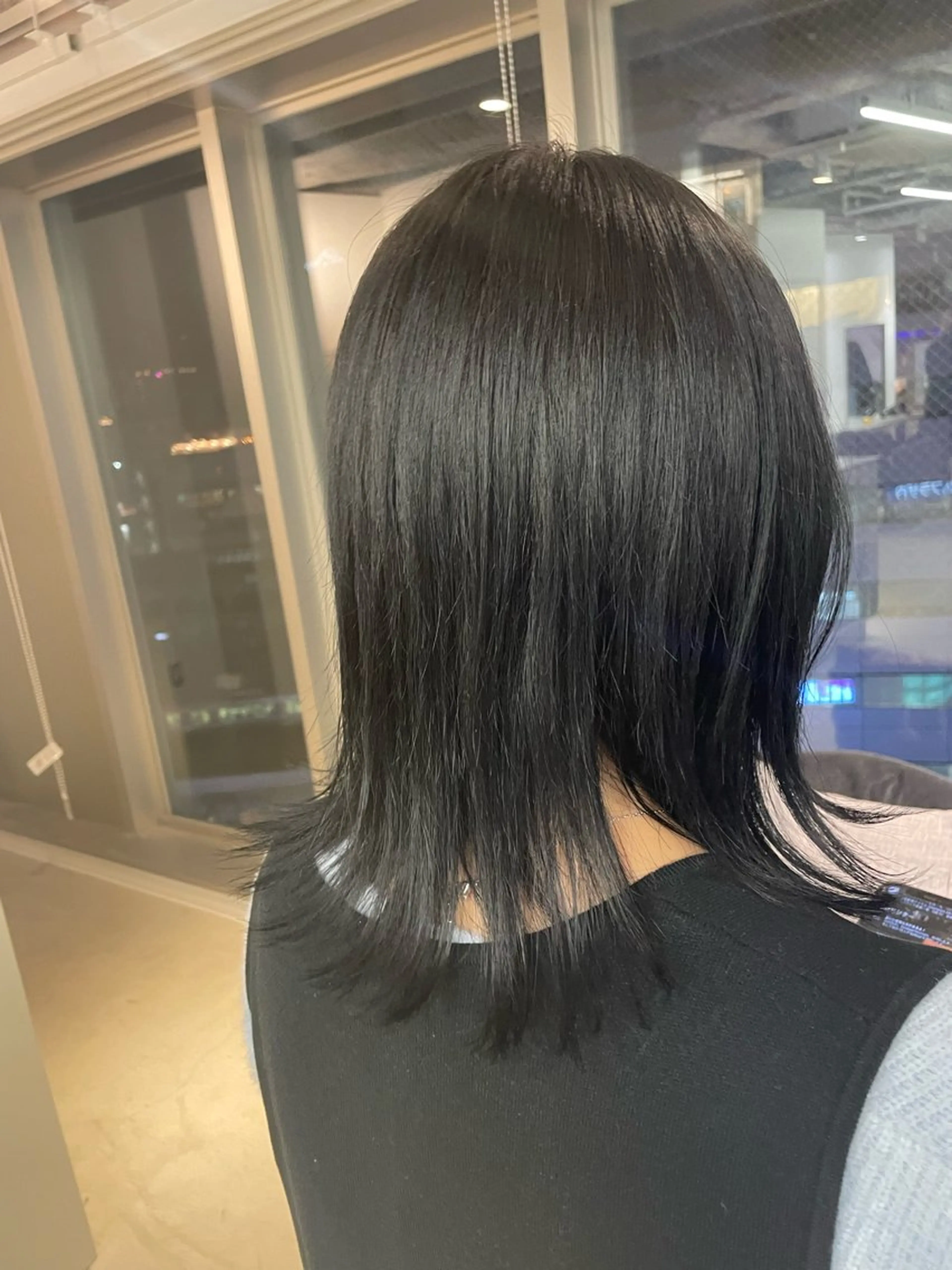 ミディアム カラー アッシュ 黒髪 ブルーカラー ブルーブラック 透明感カラー ヘアカラー トリートメント パーマ&ブリーチ /飯牟田/GEAR.のヘアスタイル