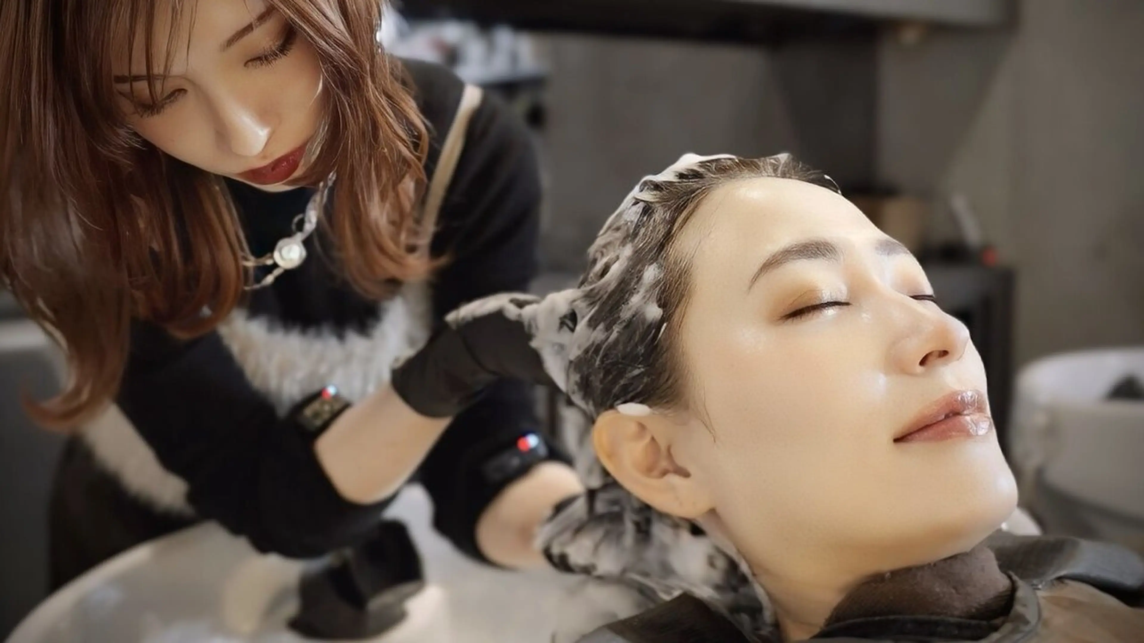 ショート オオダテ　シノミ ヘッドキュアのヘアスタイル