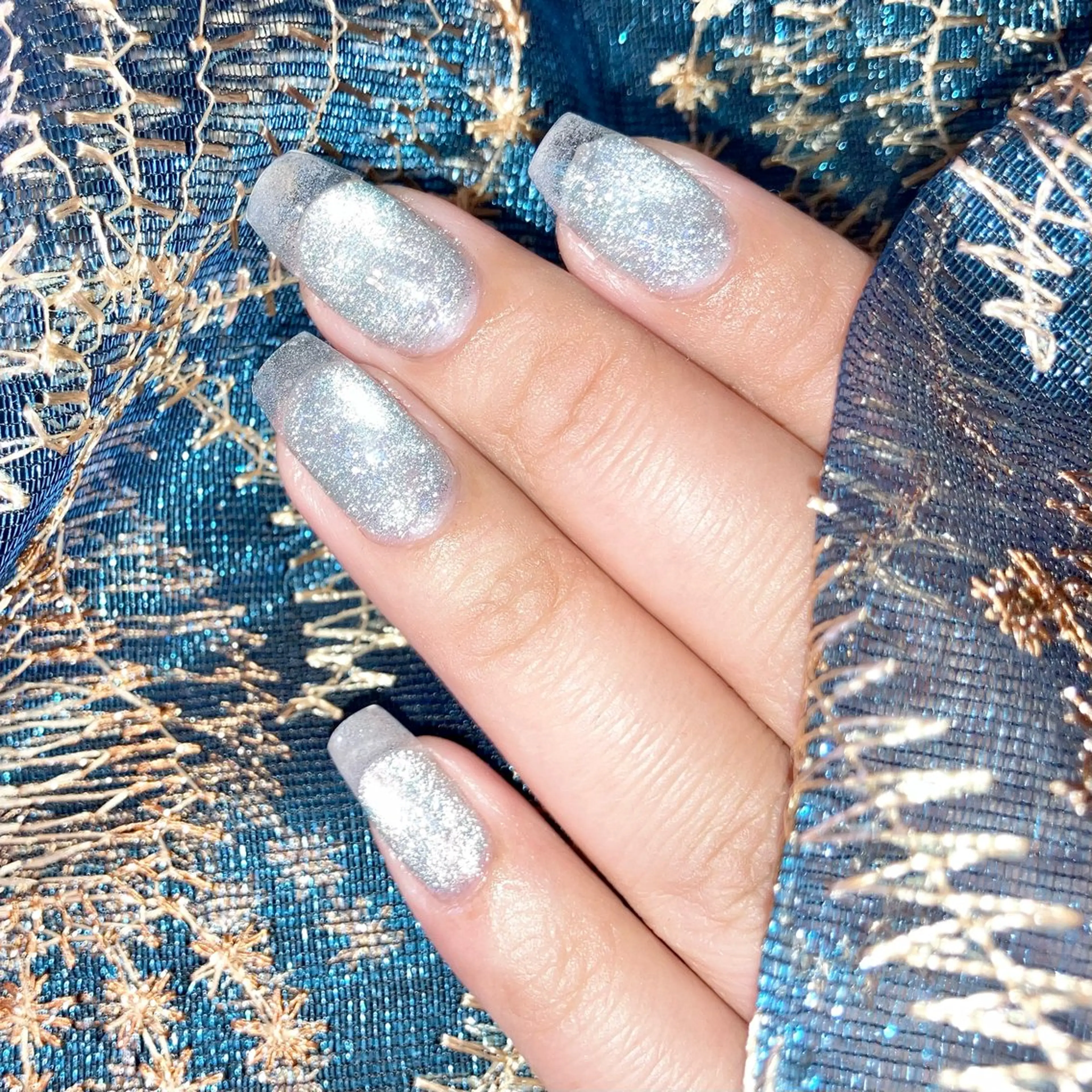 ネイル ブルー クリアネイル フレンチネイル キラキラネイル マグネットネイル Lelole 🫧マグネット🫧のネイルデザイン