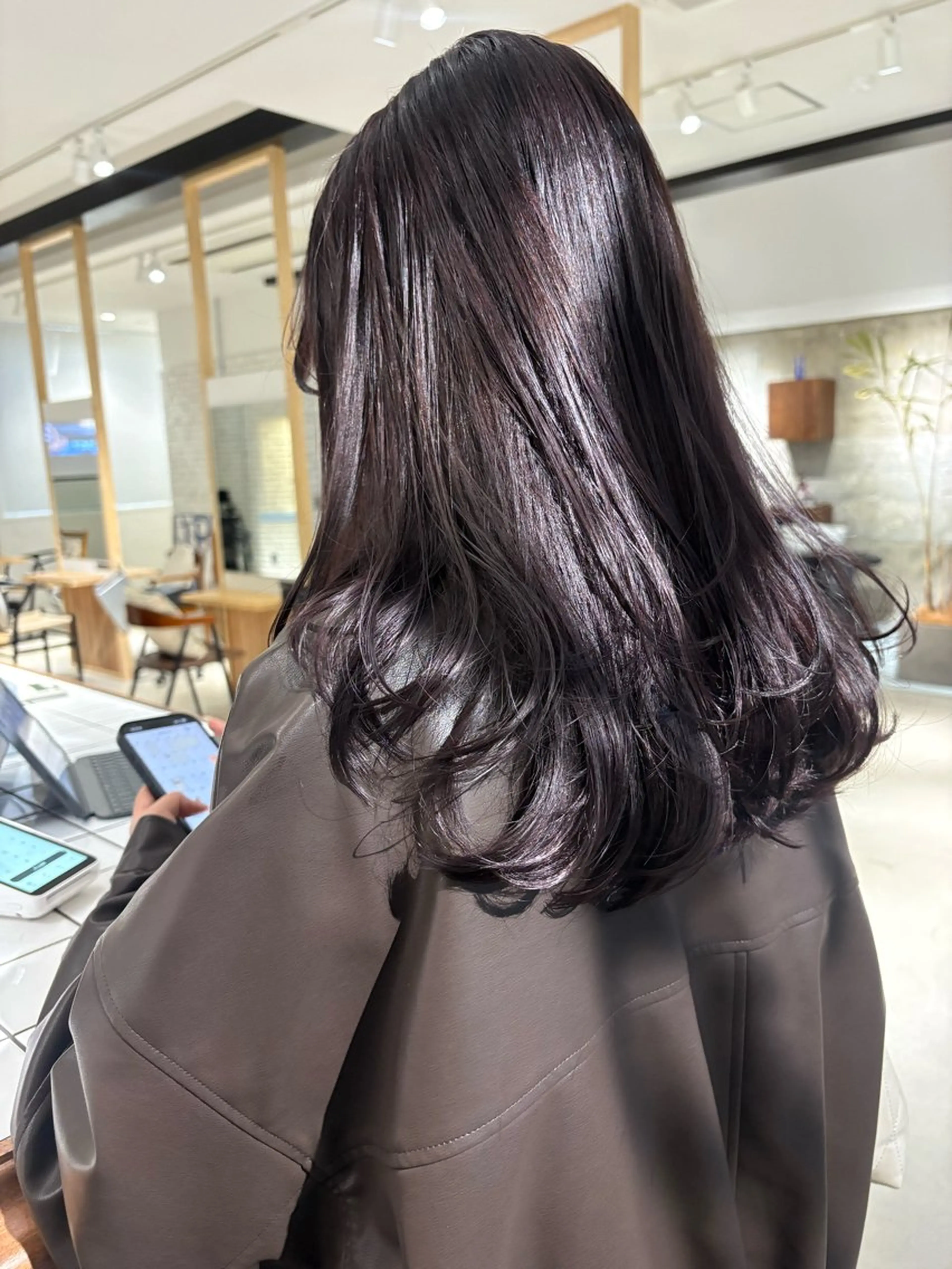 ロング カラー ラベンダーカラー カット ヘアカラー トリートメント Yui⭐️ 透け感カラーのヘアスタイル