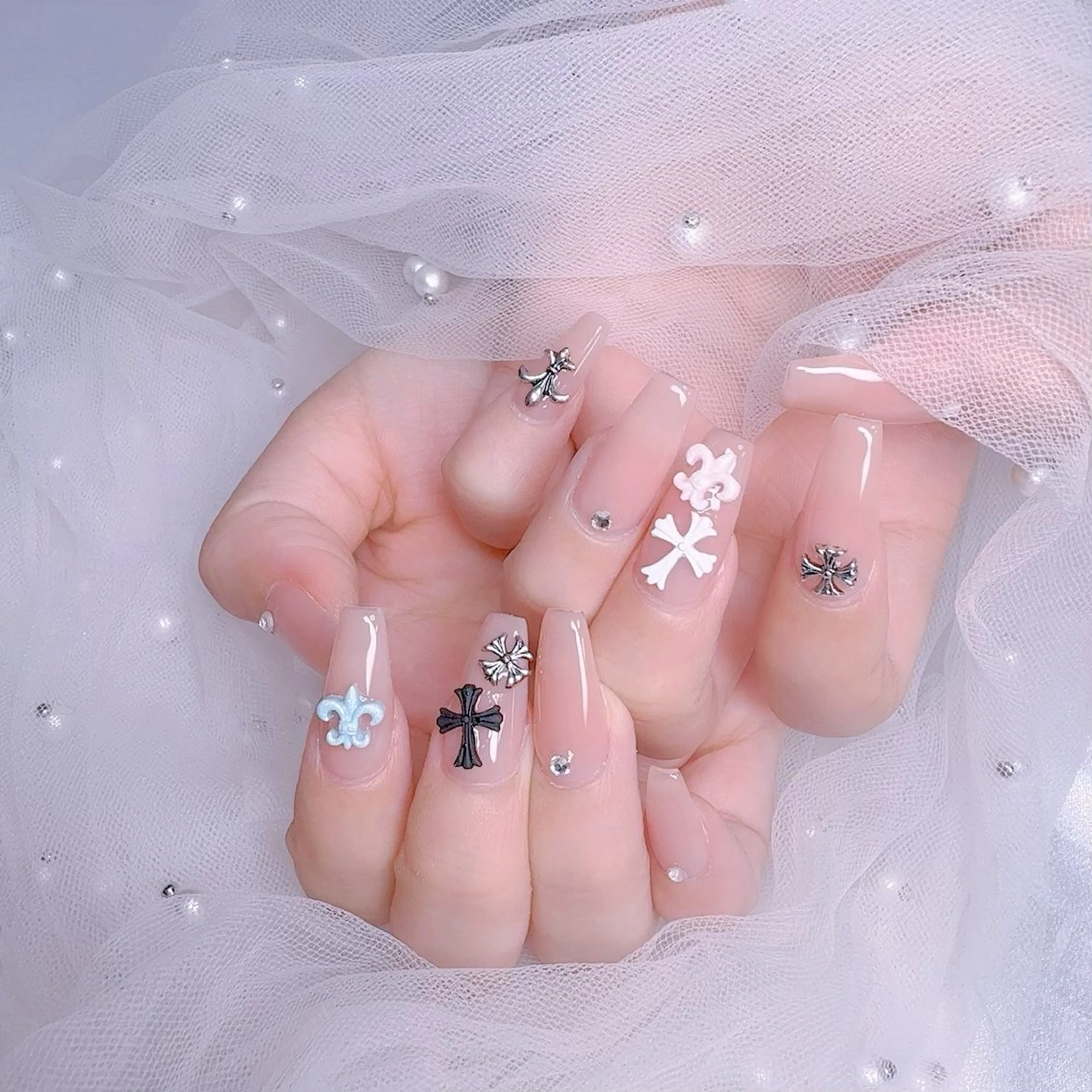 ネイル UMI ネイルサロン新宿🎀のネイルデザイン