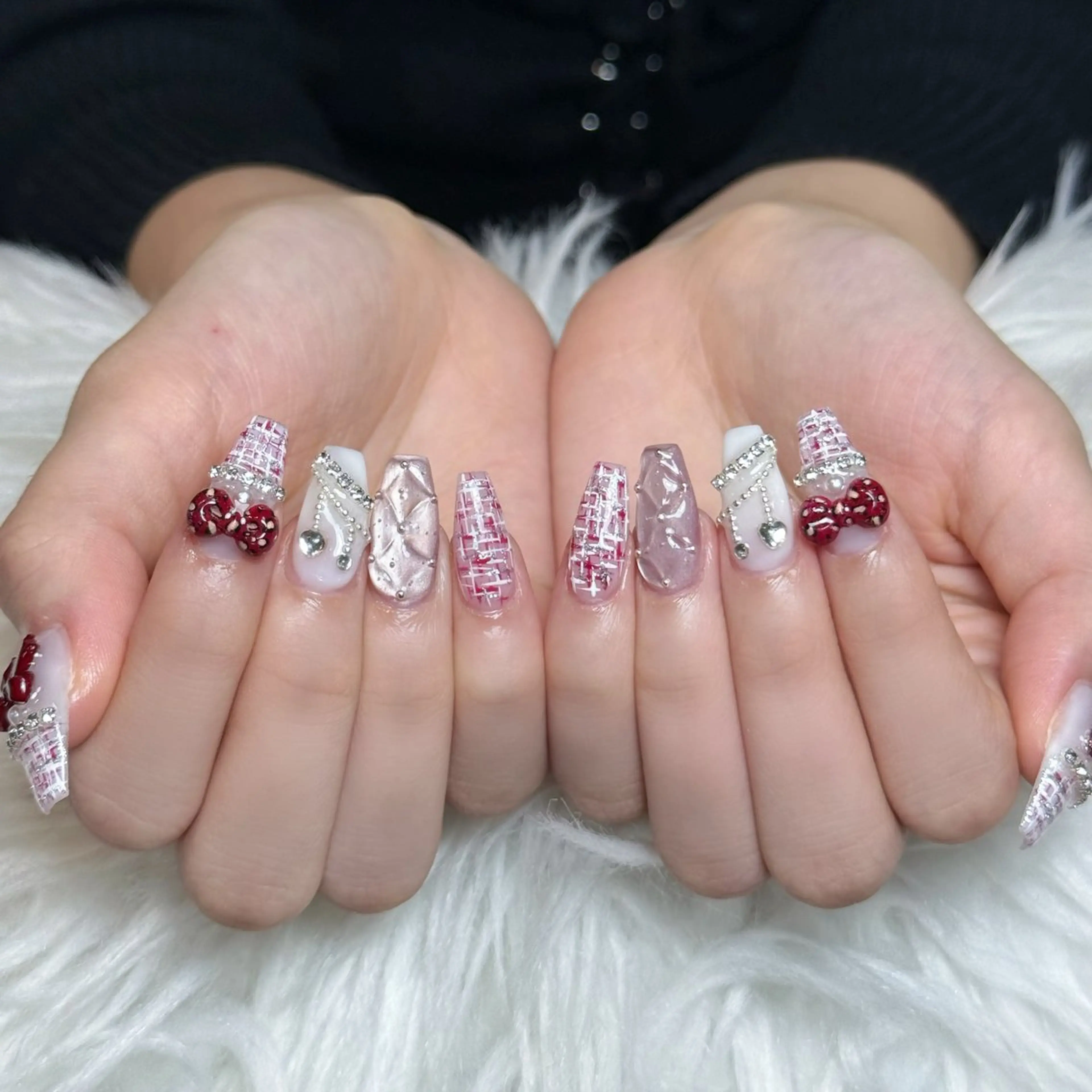 ネイル ボルドー ブラウン チークネイル ドット フットネイル Julli NailStudioのネイルデザイン