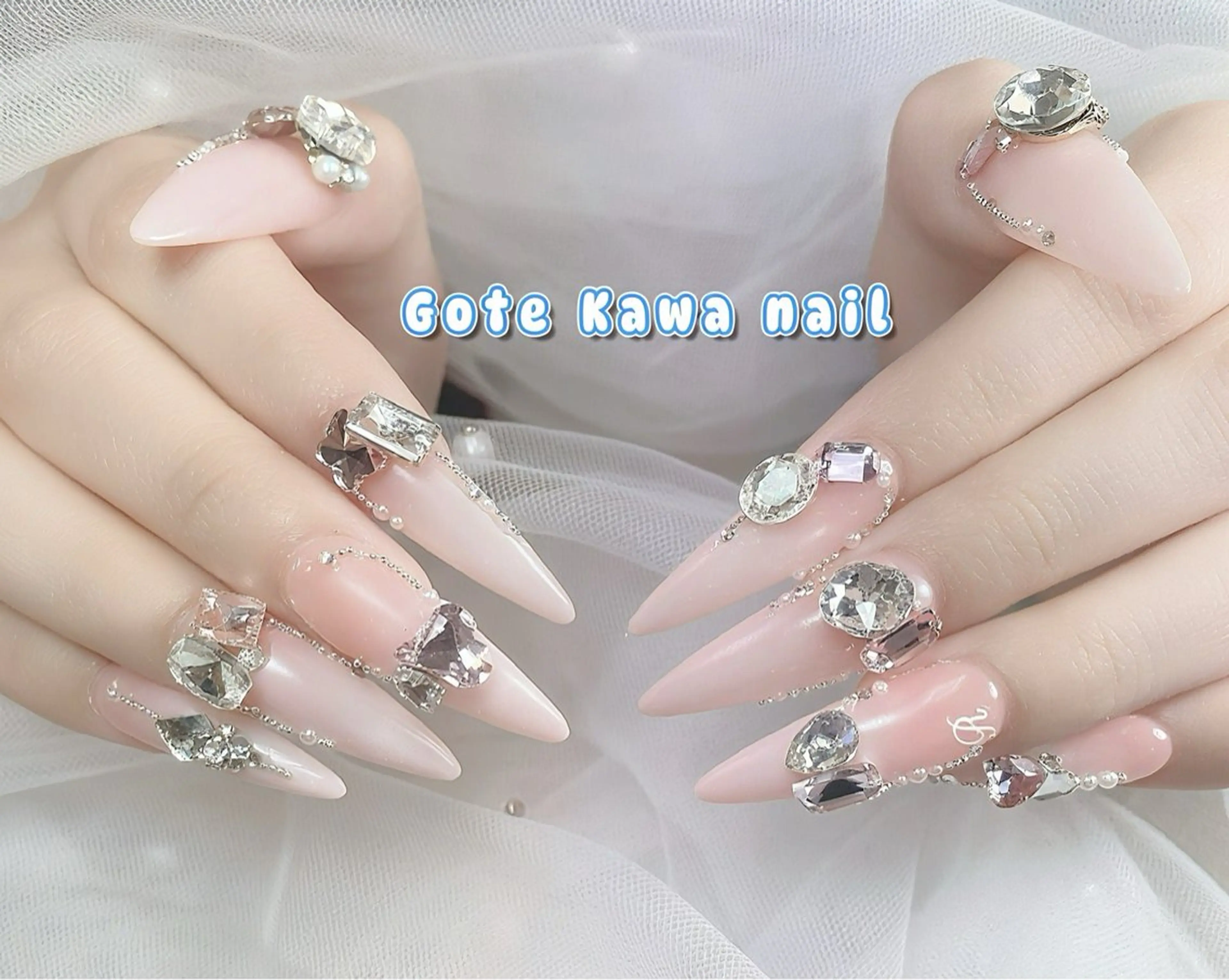 ネイル グラデーション マットネイル ストーンネイル ハンドネイル ハンドケア Gote Kawa nail salonのネイルデザイン
